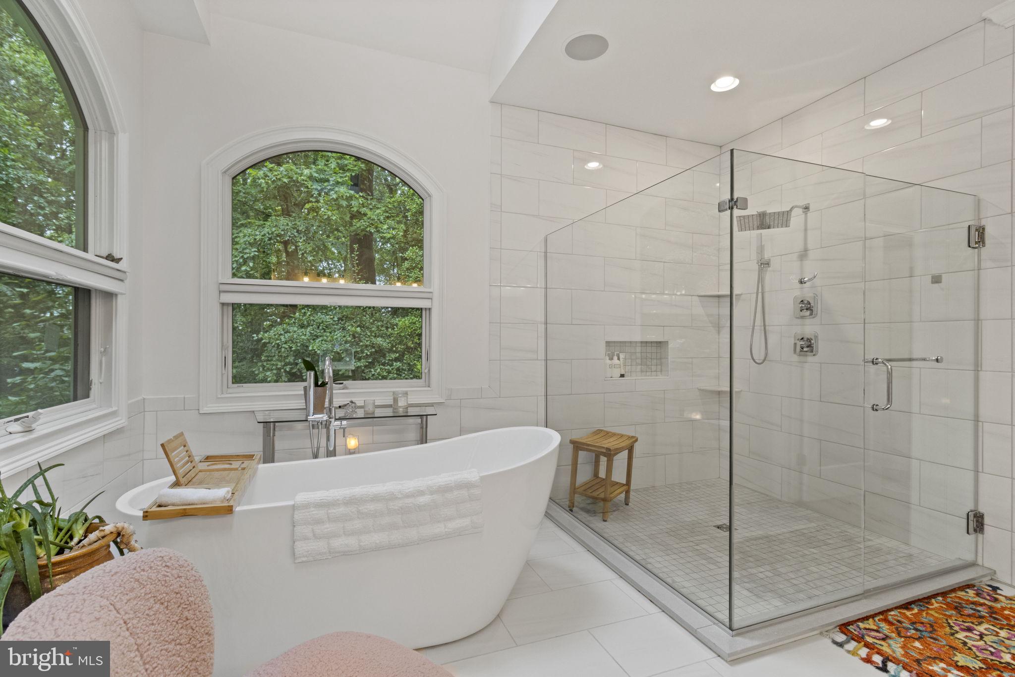 COLLINS POINT - Residential