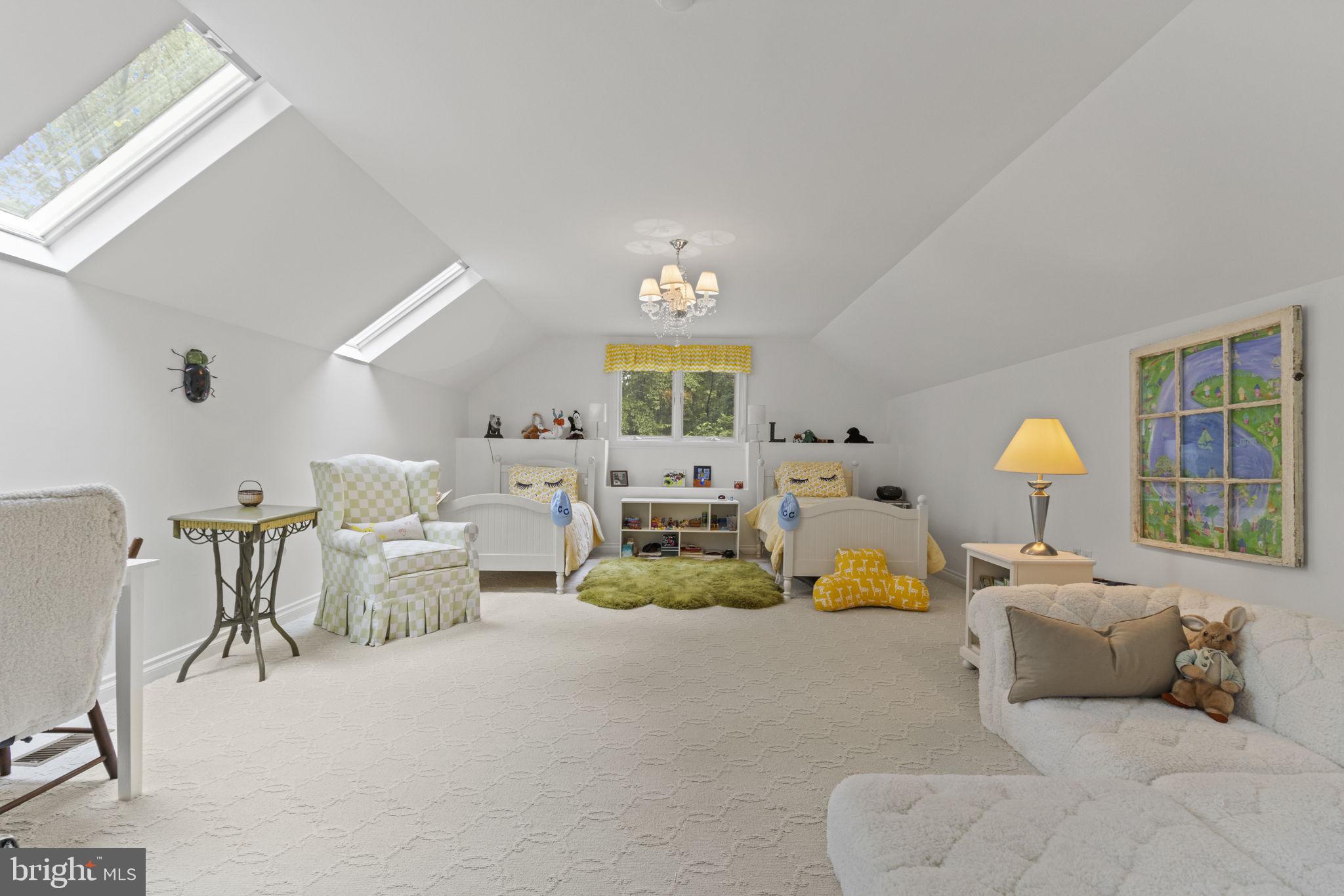 COLLINS POINT - Residential