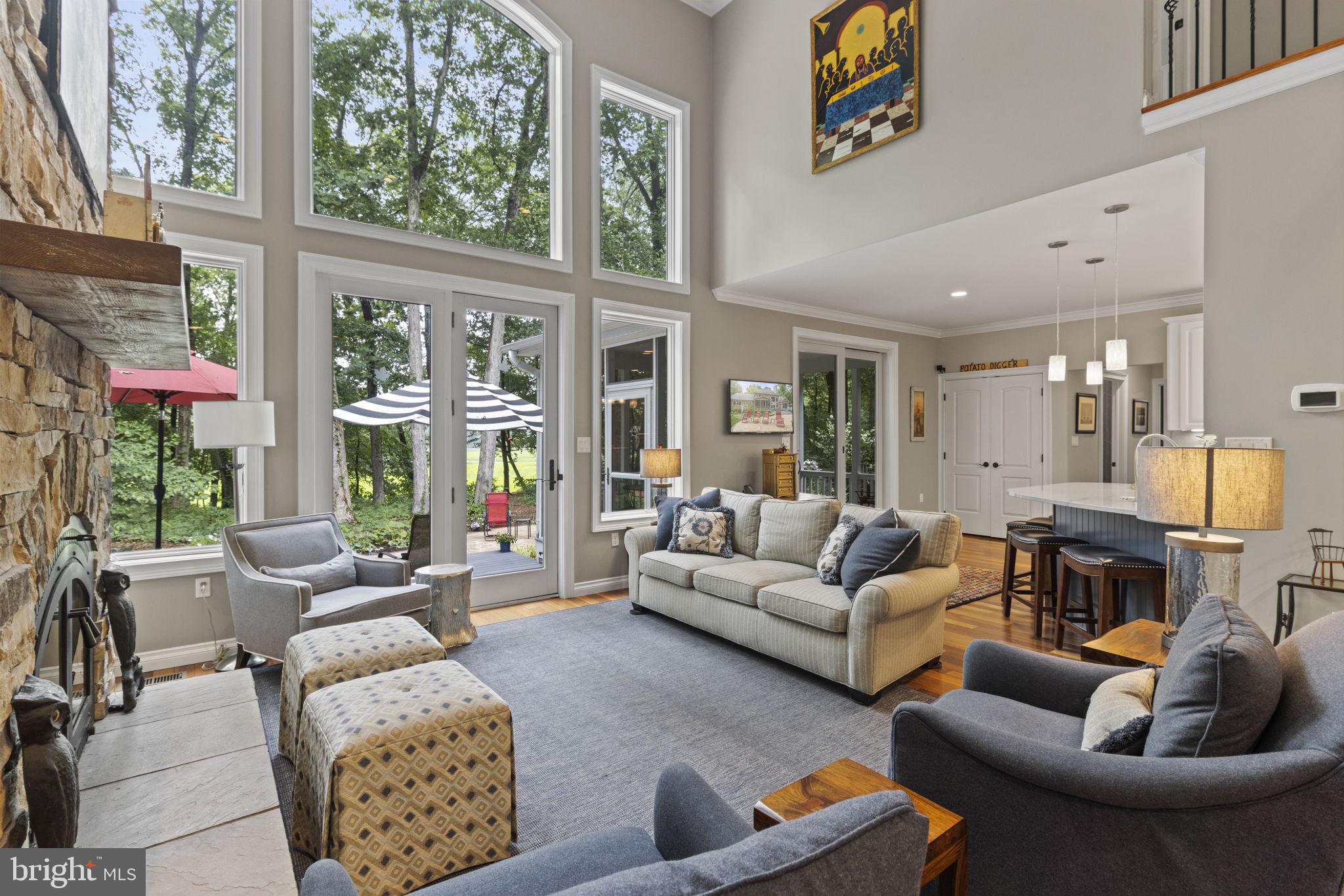 COLLINS POINT - Residential