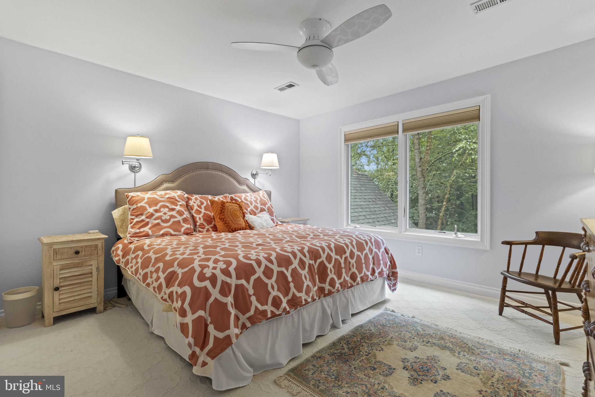 COLLINS POINT - Residential