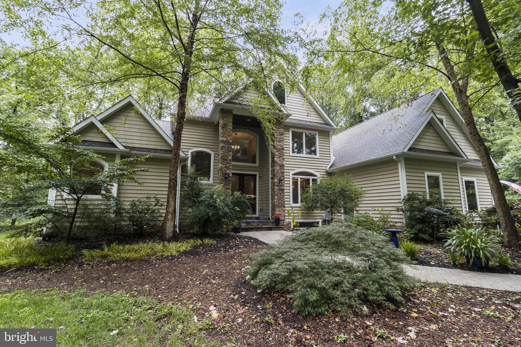 COLLINS POINT - Residential