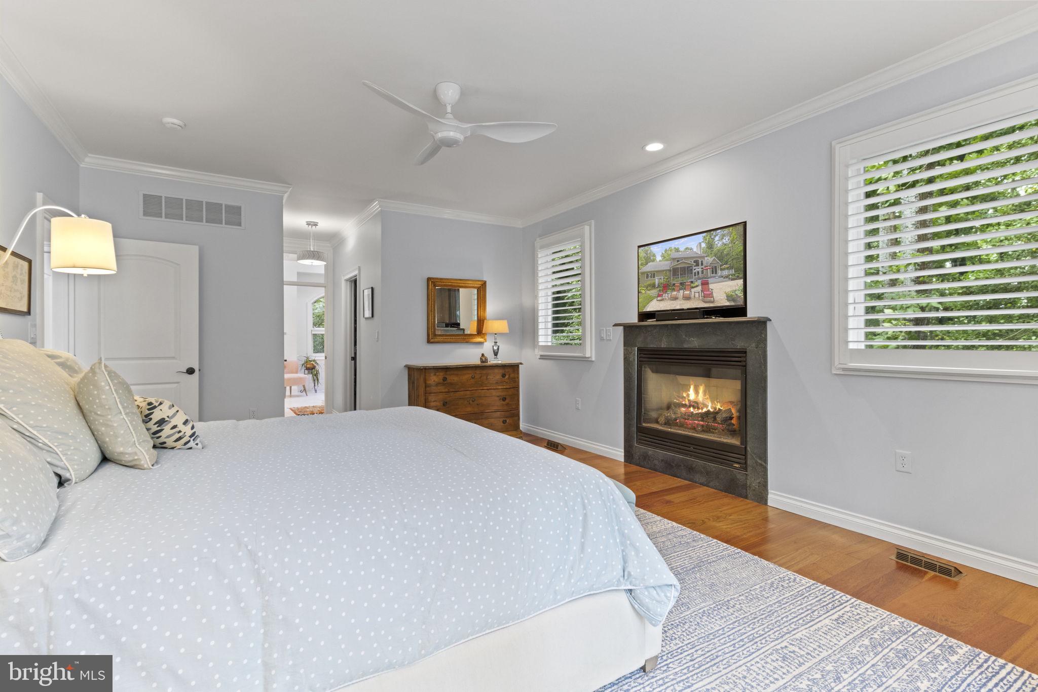 COLLINS POINT - Residential