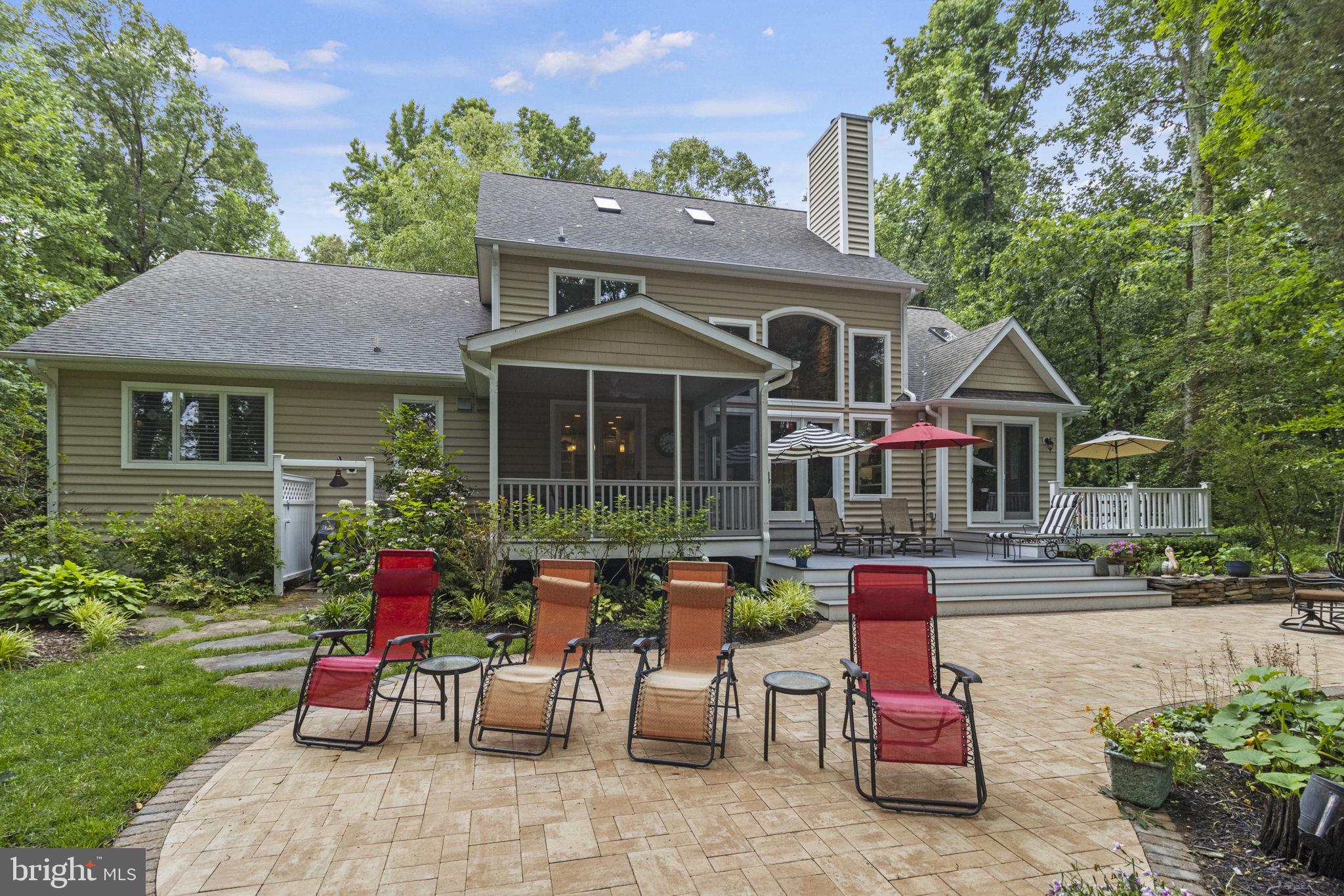 COLLINS POINT - Residential