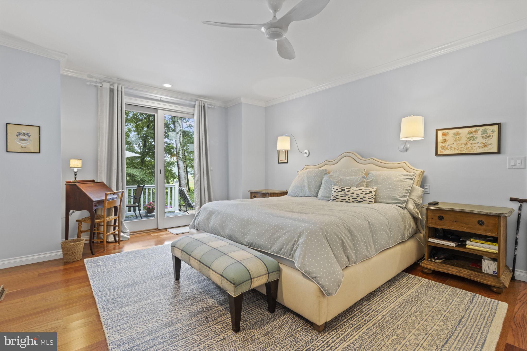 COLLINS POINT - Residential