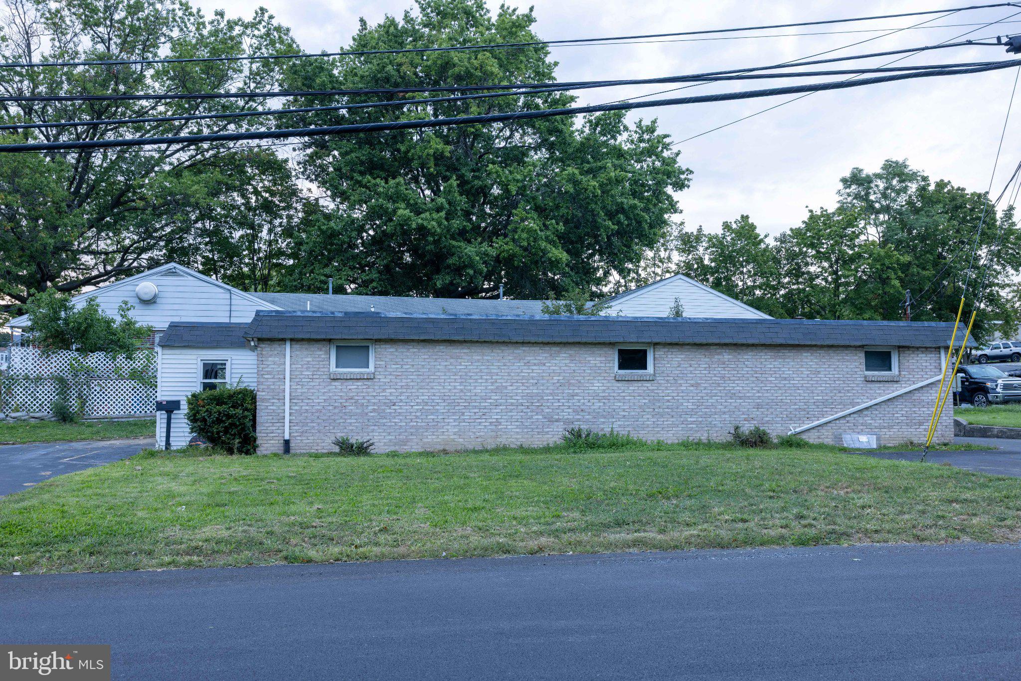 601 N MOUNTAIN ROAD