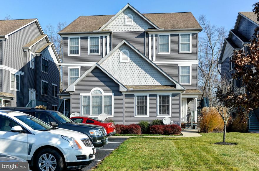 Pack your bags & move in to this1st Floor Condo w/ 3 BD 2.5 BA in the water oriented NE Isles Community Updates include: New SS kitchen apps, updated baths, new lighting & fresh paint thruout. Spend your time enjoying the community pool, tennis courts or boating. Or just relax on your deck overlooking the wooded open space. Walk to town, shop, eat & enjoy. Convenient location just minutes to I-95.