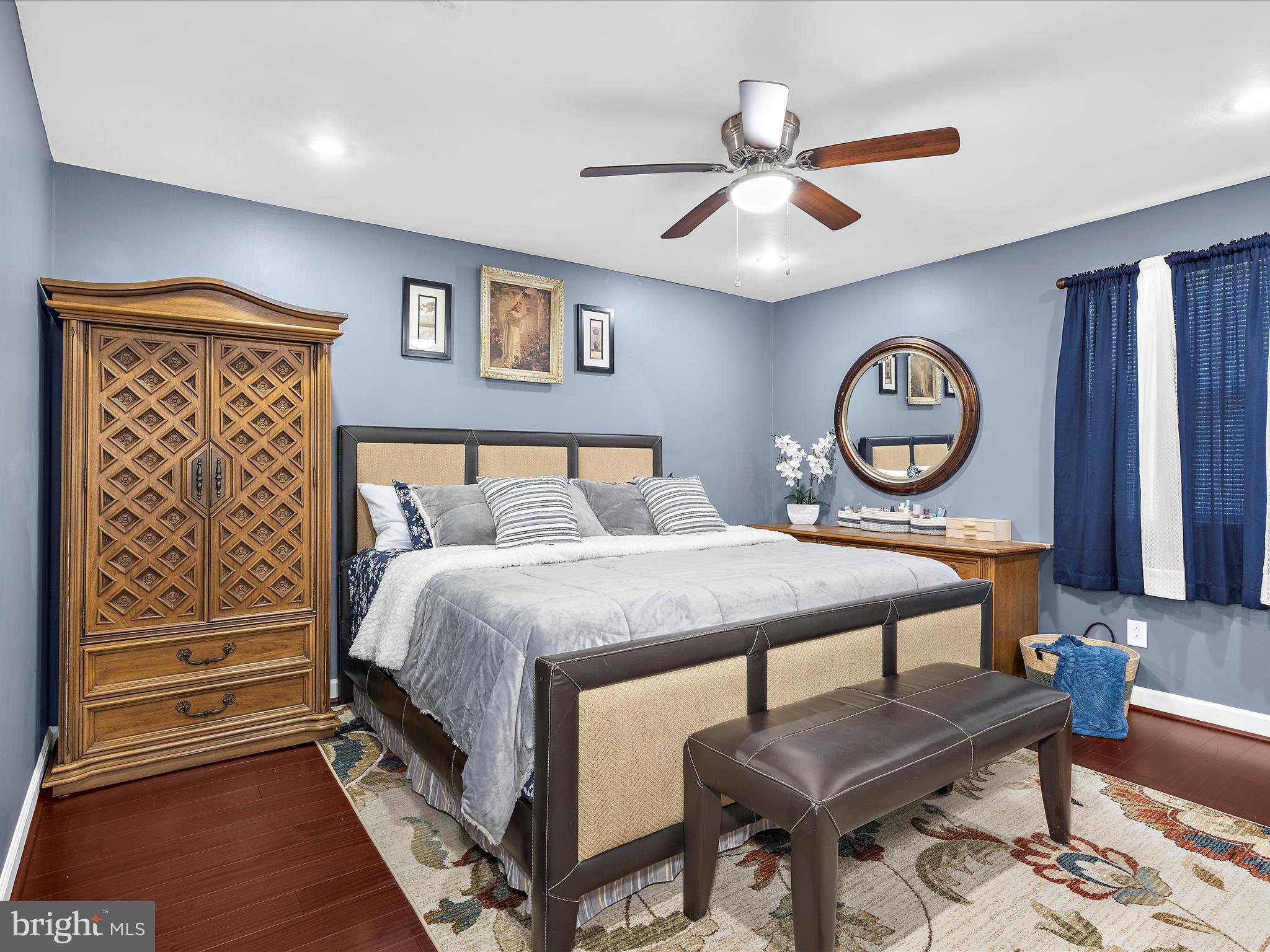 QUEENS PARK - Residential