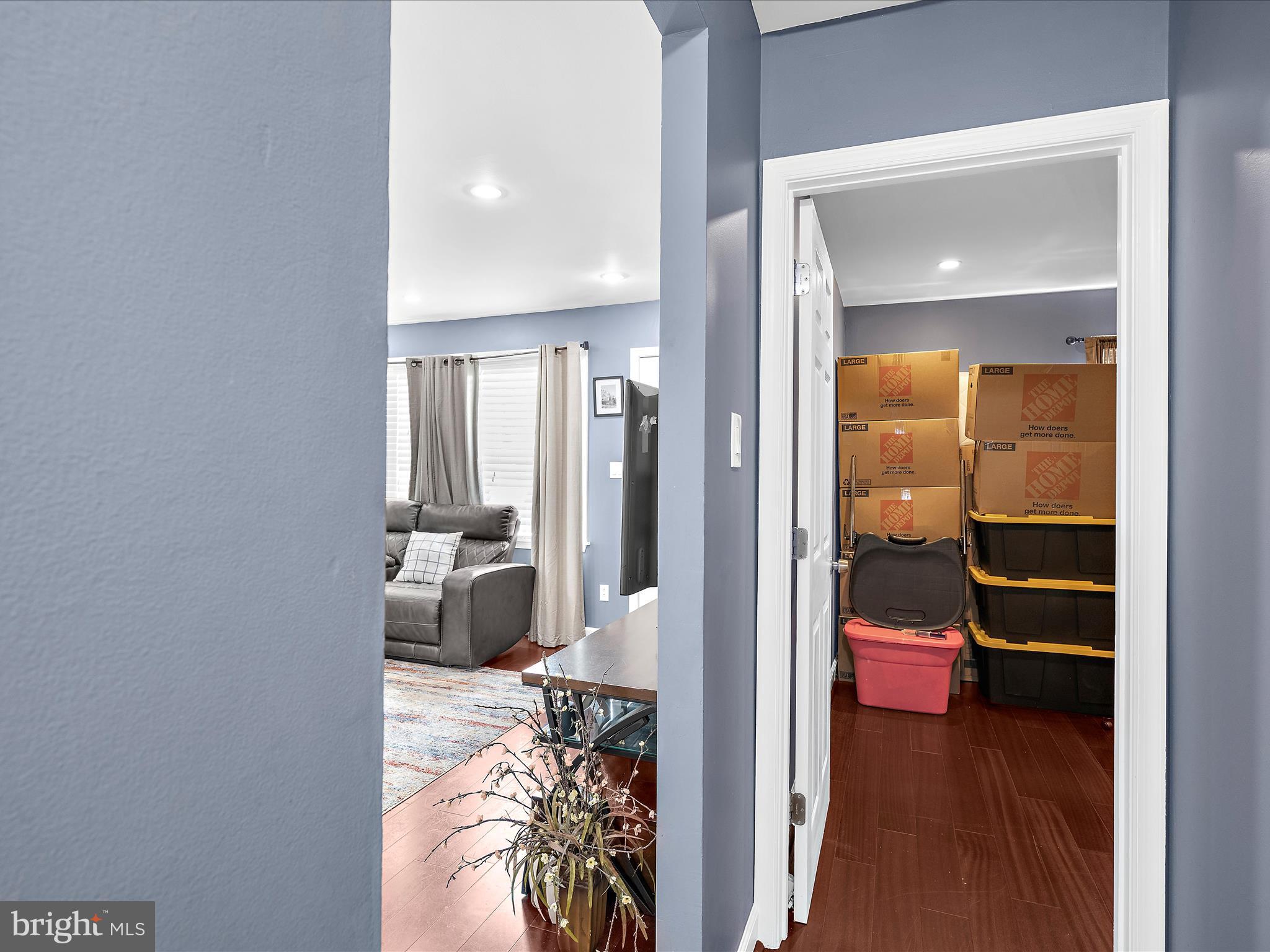 QUEENS PARK - Residential