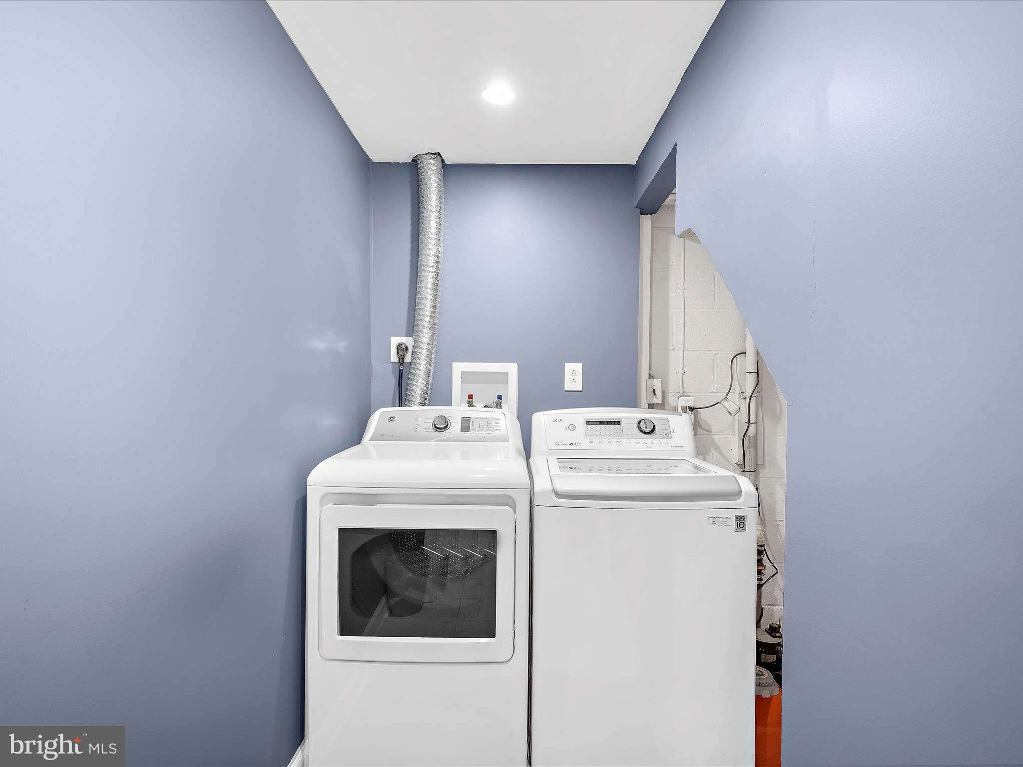 QUEENS PARK - Residential