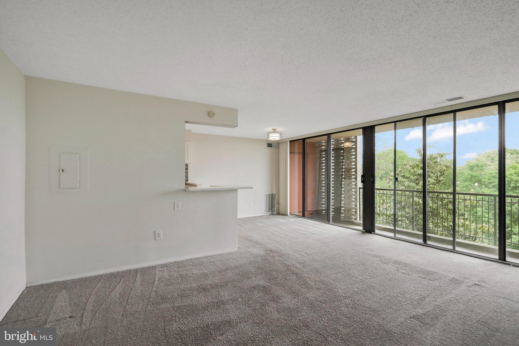 EOS TWENTY-ONE - Residential