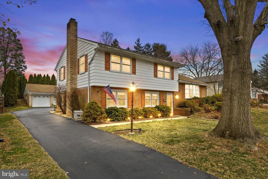 Photo of 436 Manor View Drive, MILLERSVILLE, PA 17551 (MLS # PALA2068736)