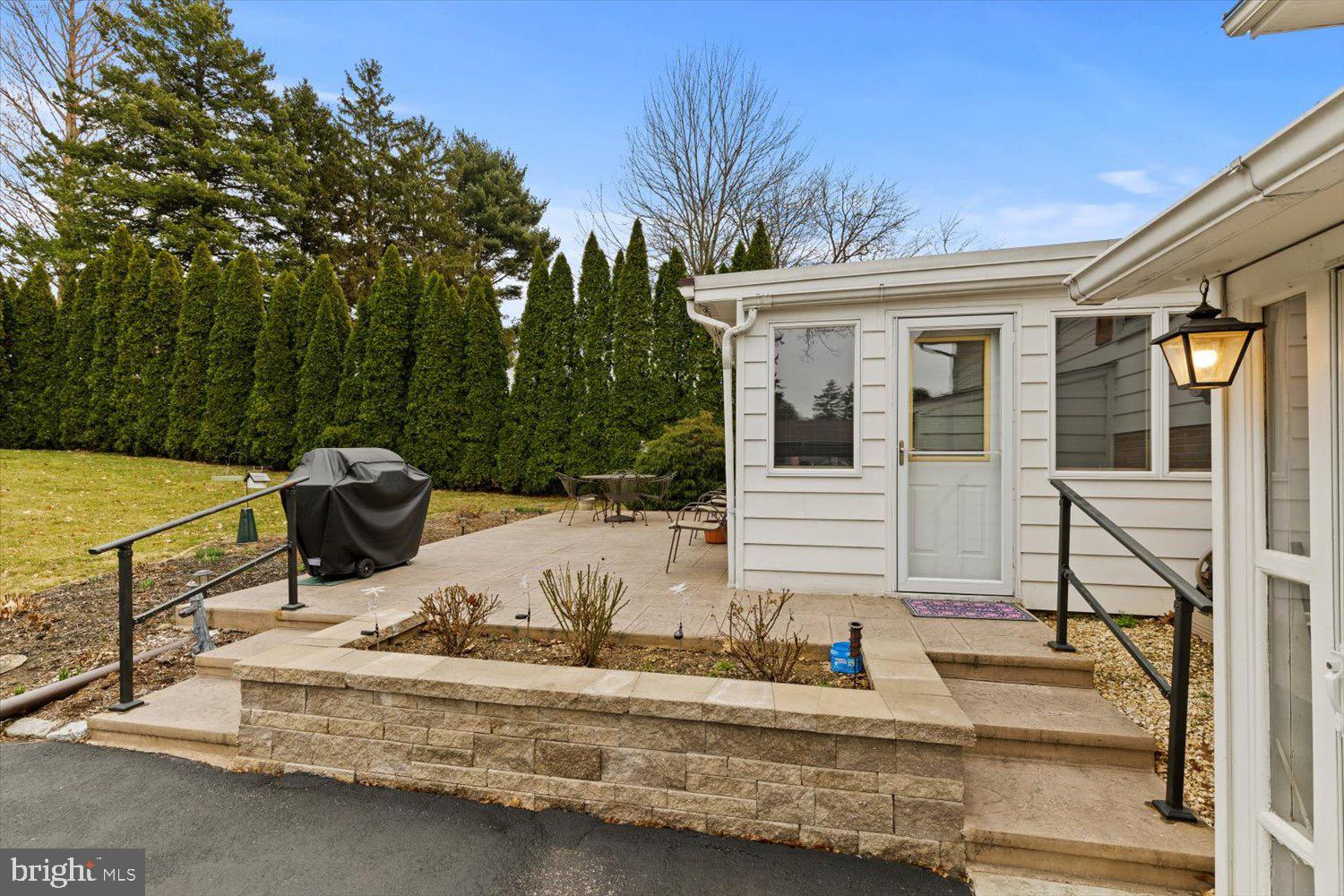 436 MANOR VIEW DRIVE