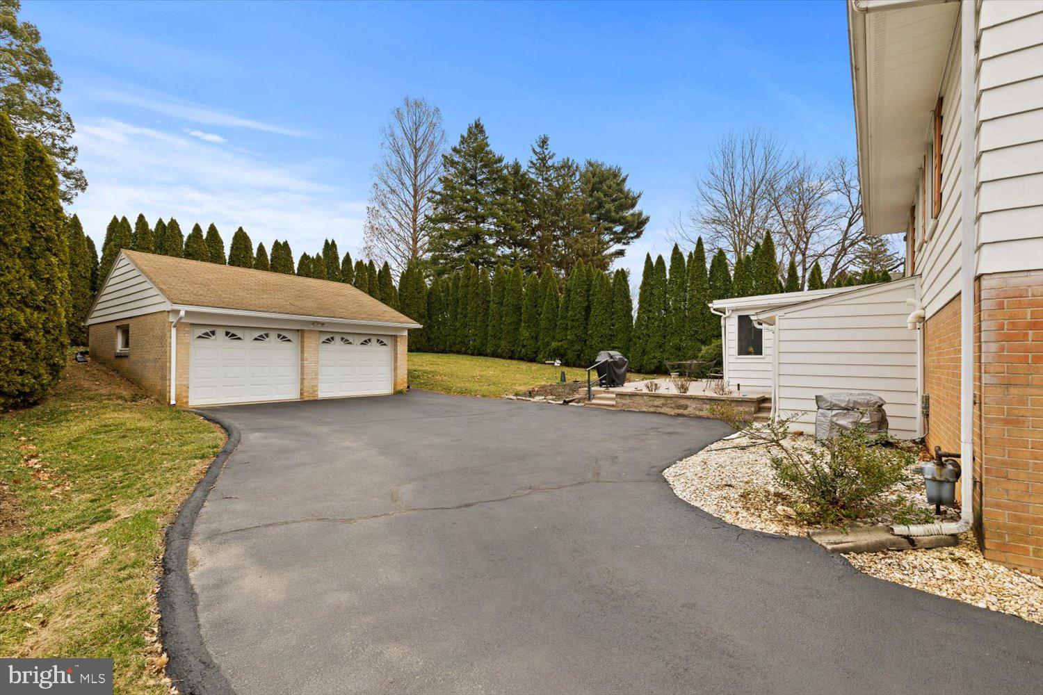 436 MANOR VIEW DRIVE