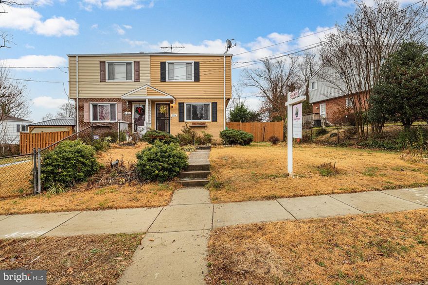 MOVE-IN READY!! This lovely 3 bedroom home is a perfect starter home,  the bedrooms have brand new carpet, Natural hardwood floors on the main level. Renovated kitchen with stainless steel appliances, large rec room and laundry room.  The backyard is perfect for entertaining or just relaxing.