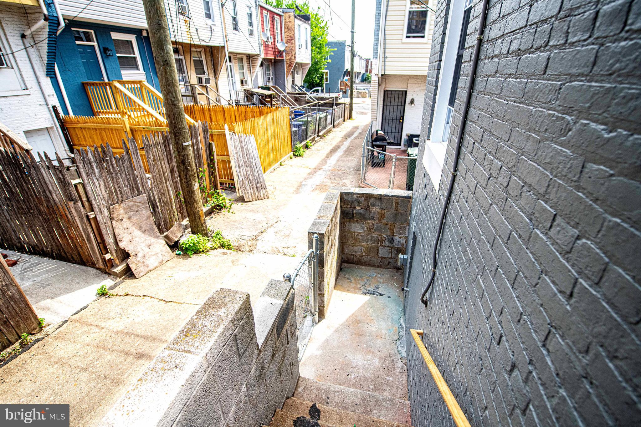 ELLWOOD PARK - Residential