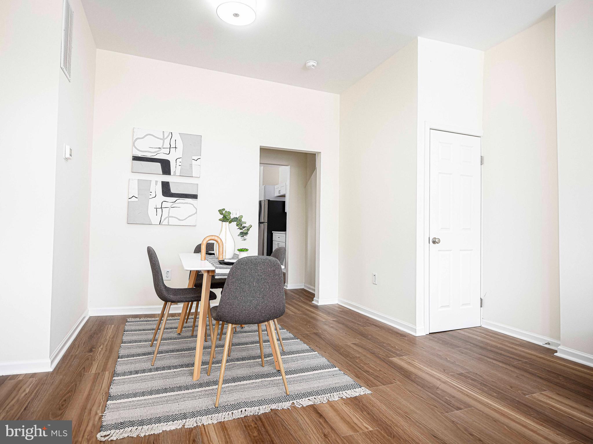 ELLWOOD PARK - Residential