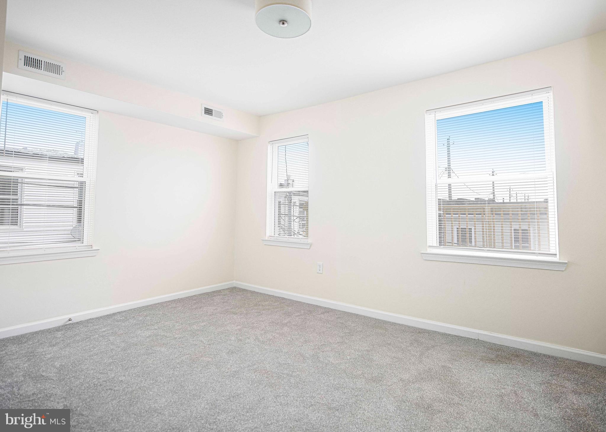 ELLWOOD PARK - Residential