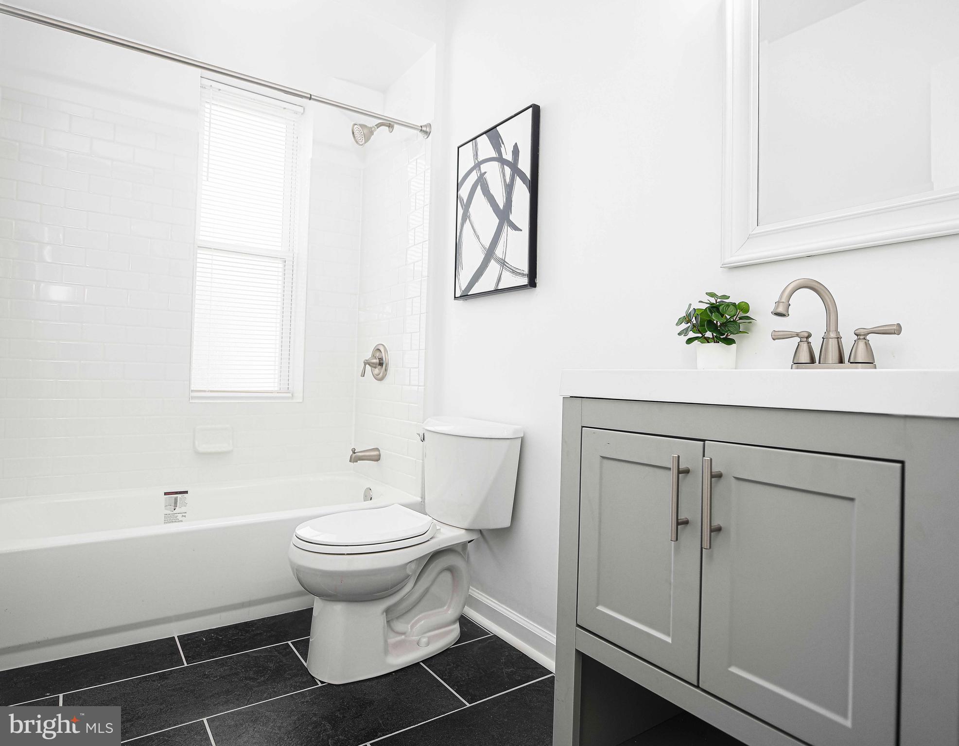 ELLWOOD PARK - Residential