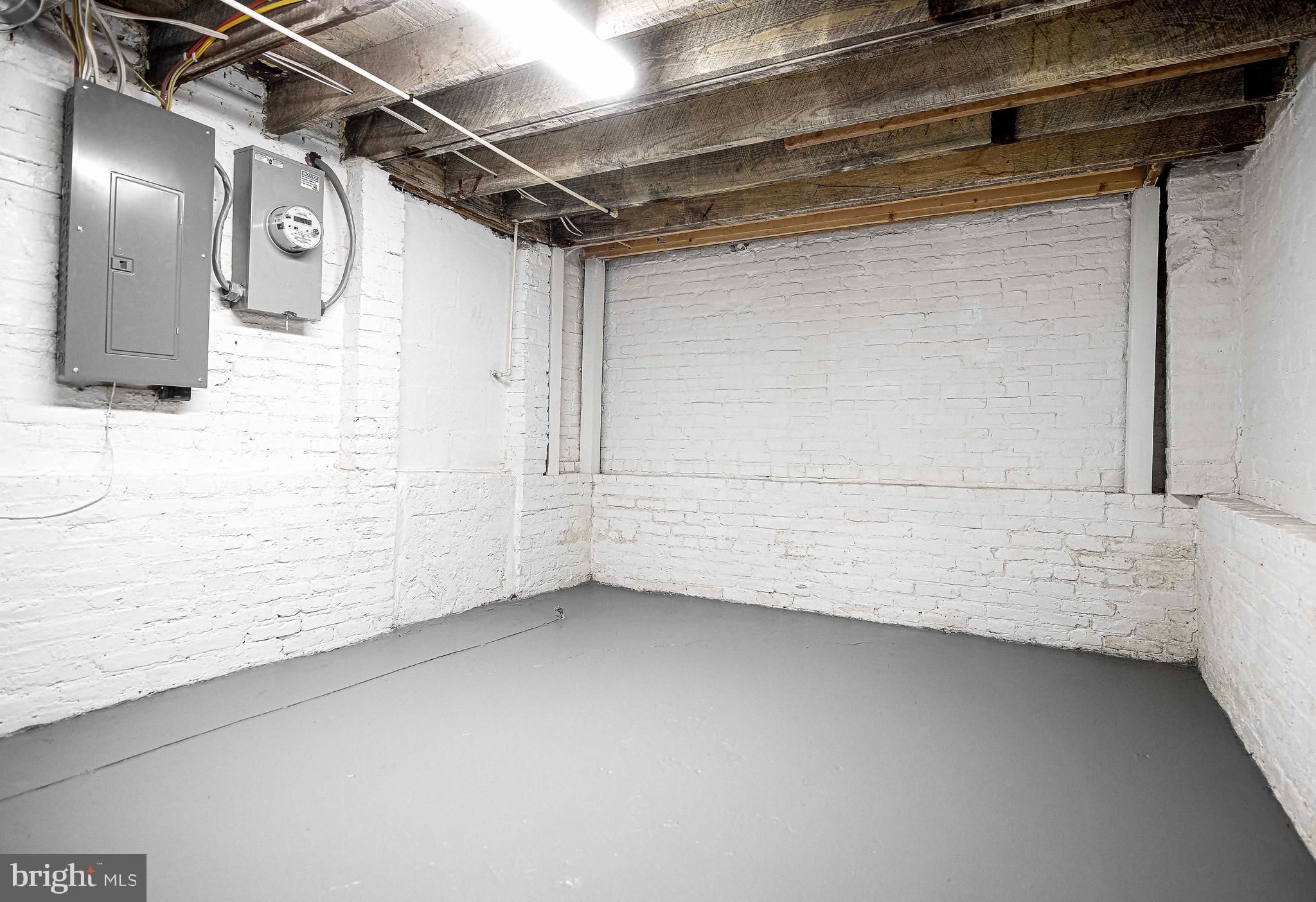 ELLWOOD PARK - Residential