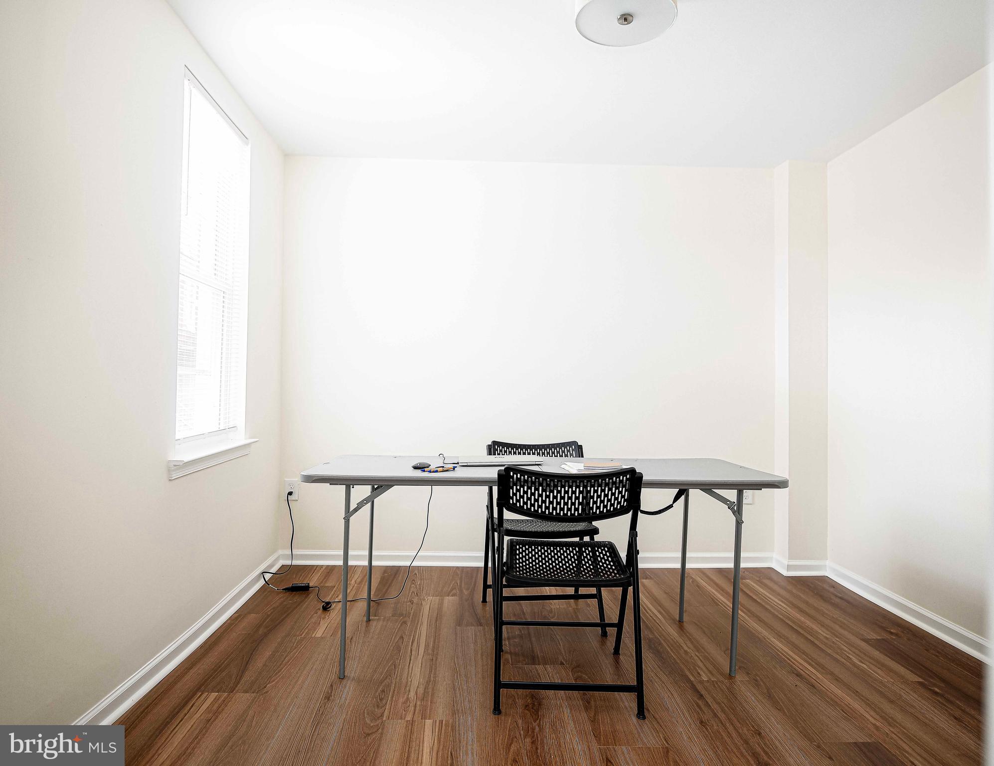 ELLWOOD PARK - Residential