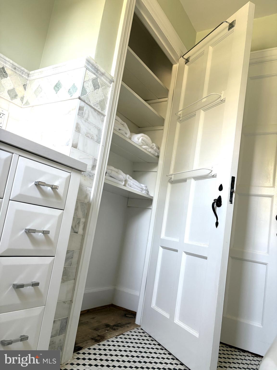 WASHINGTON VIRGINIA - Residential