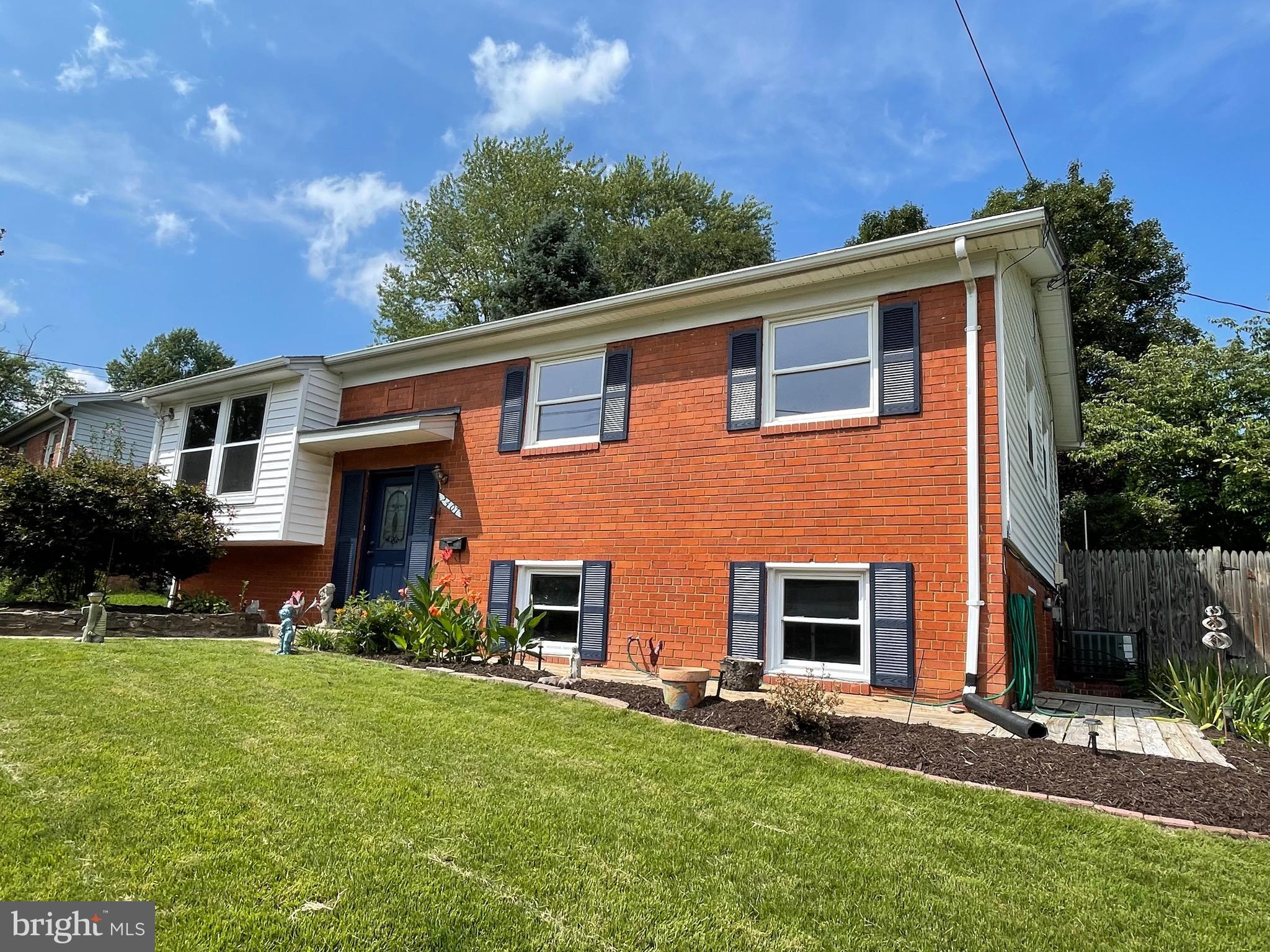 2407 HAYDEN DRIVE