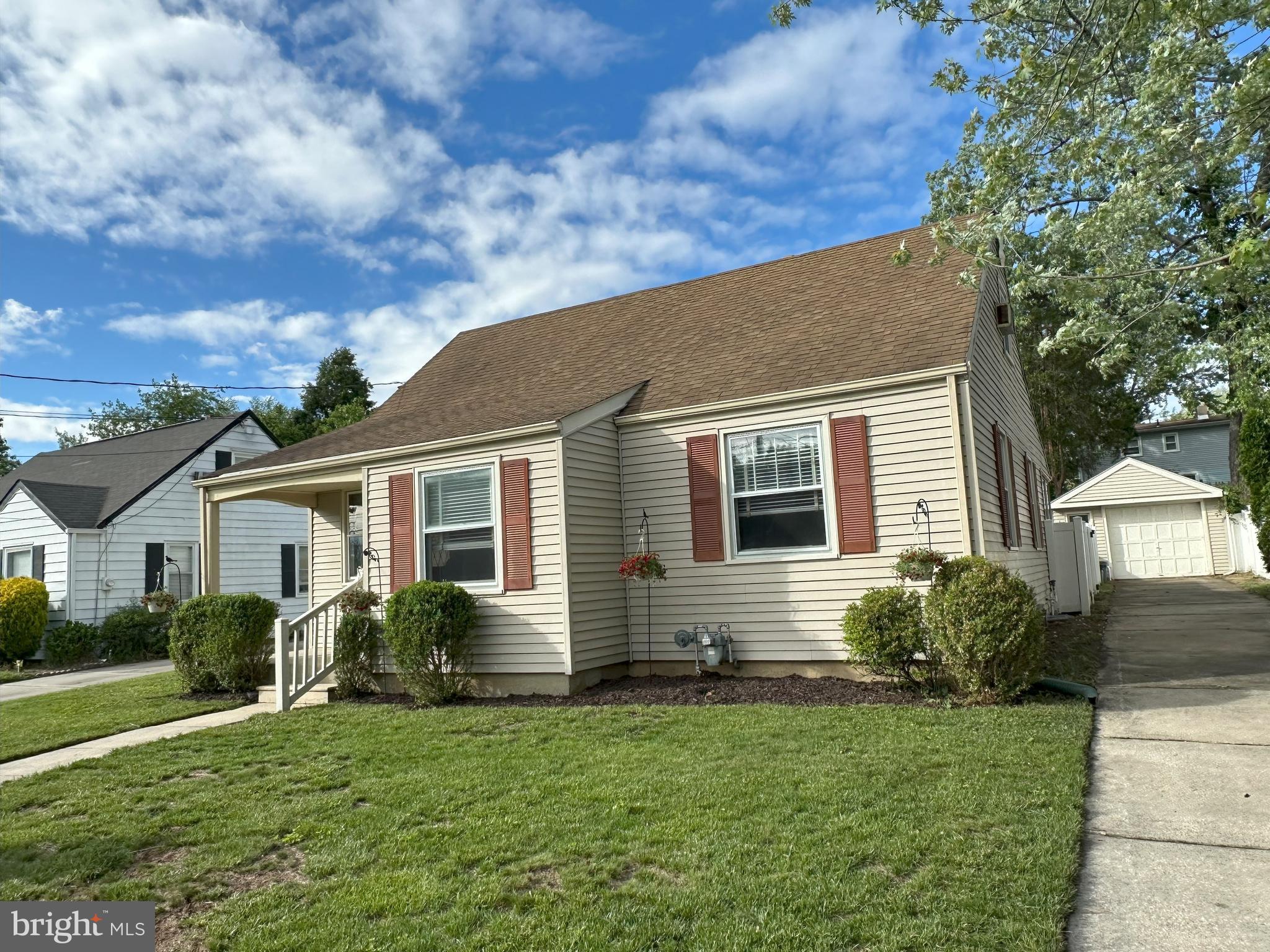 120 LINDSEY AVENUE