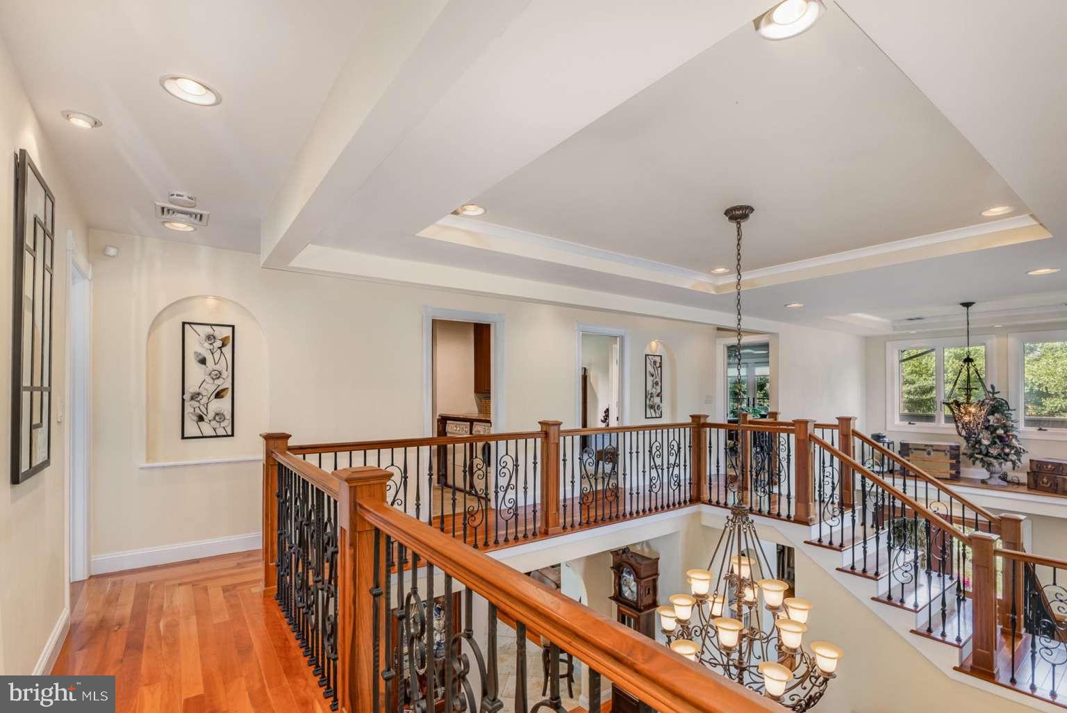 COUNTRY CLUB ESTATES - Residential