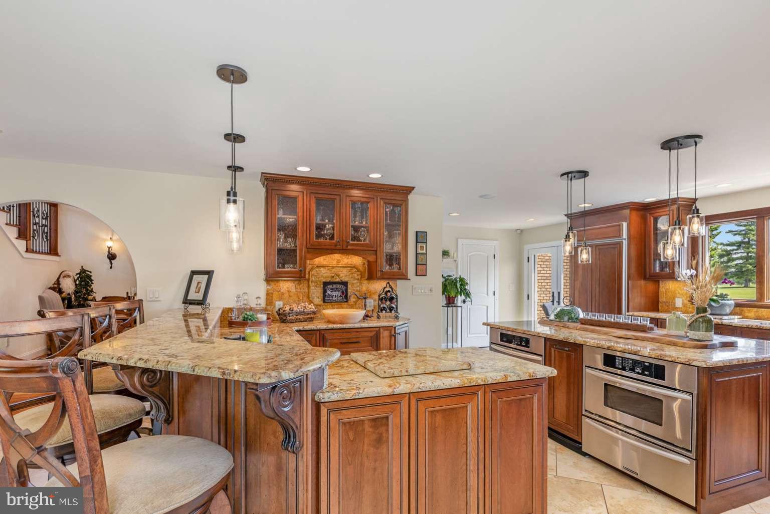 COUNTRY CLUB ESTATES - Residential