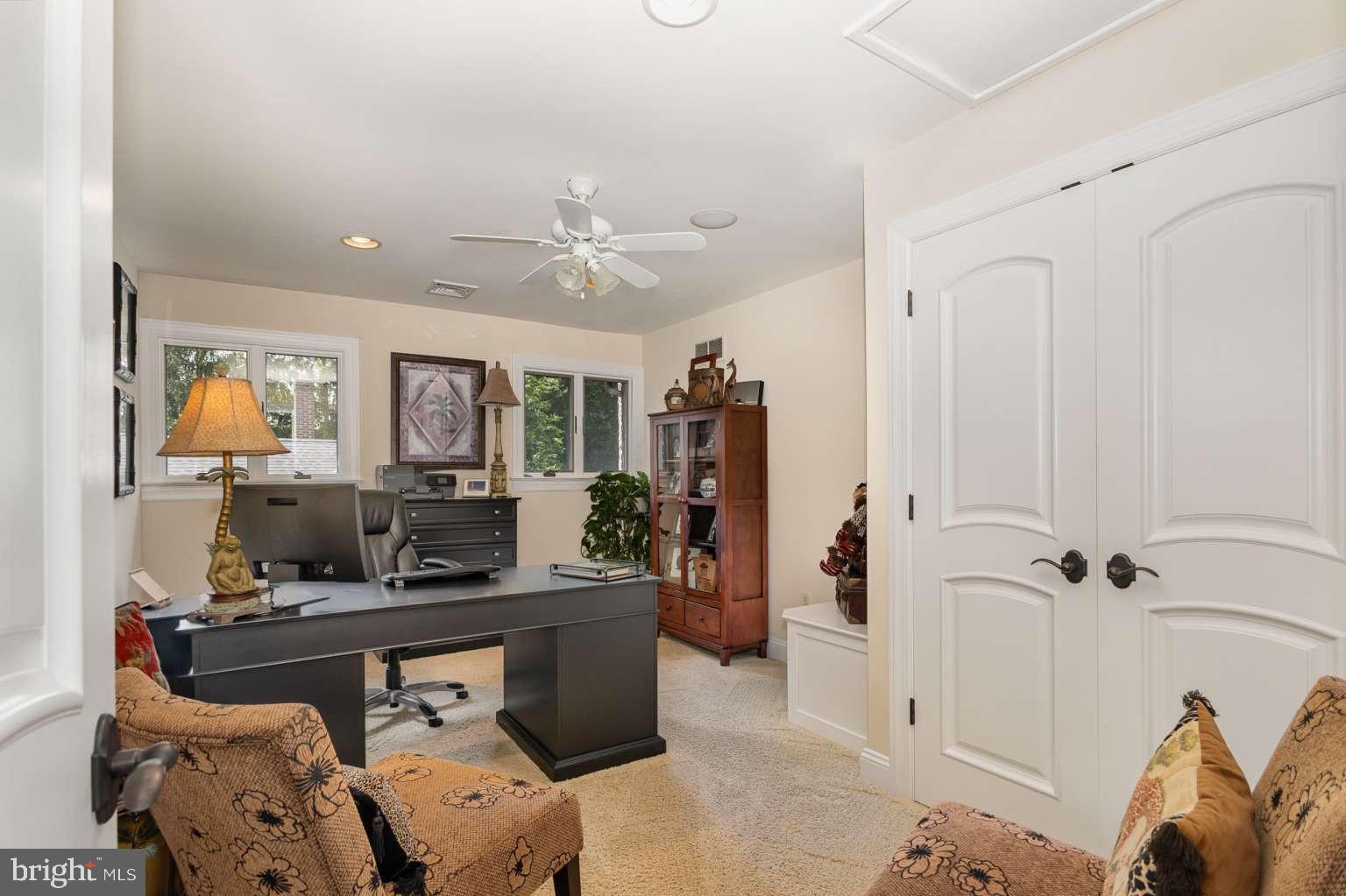 COUNTRY CLUB ESTATES - Residential