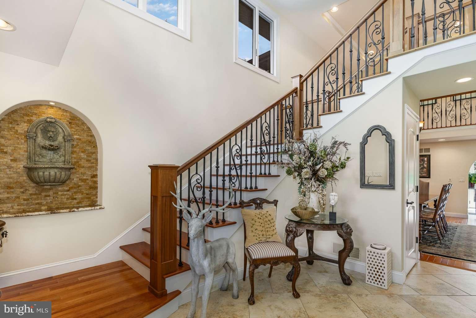 COUNTRY CLUB ESTATES - Residential