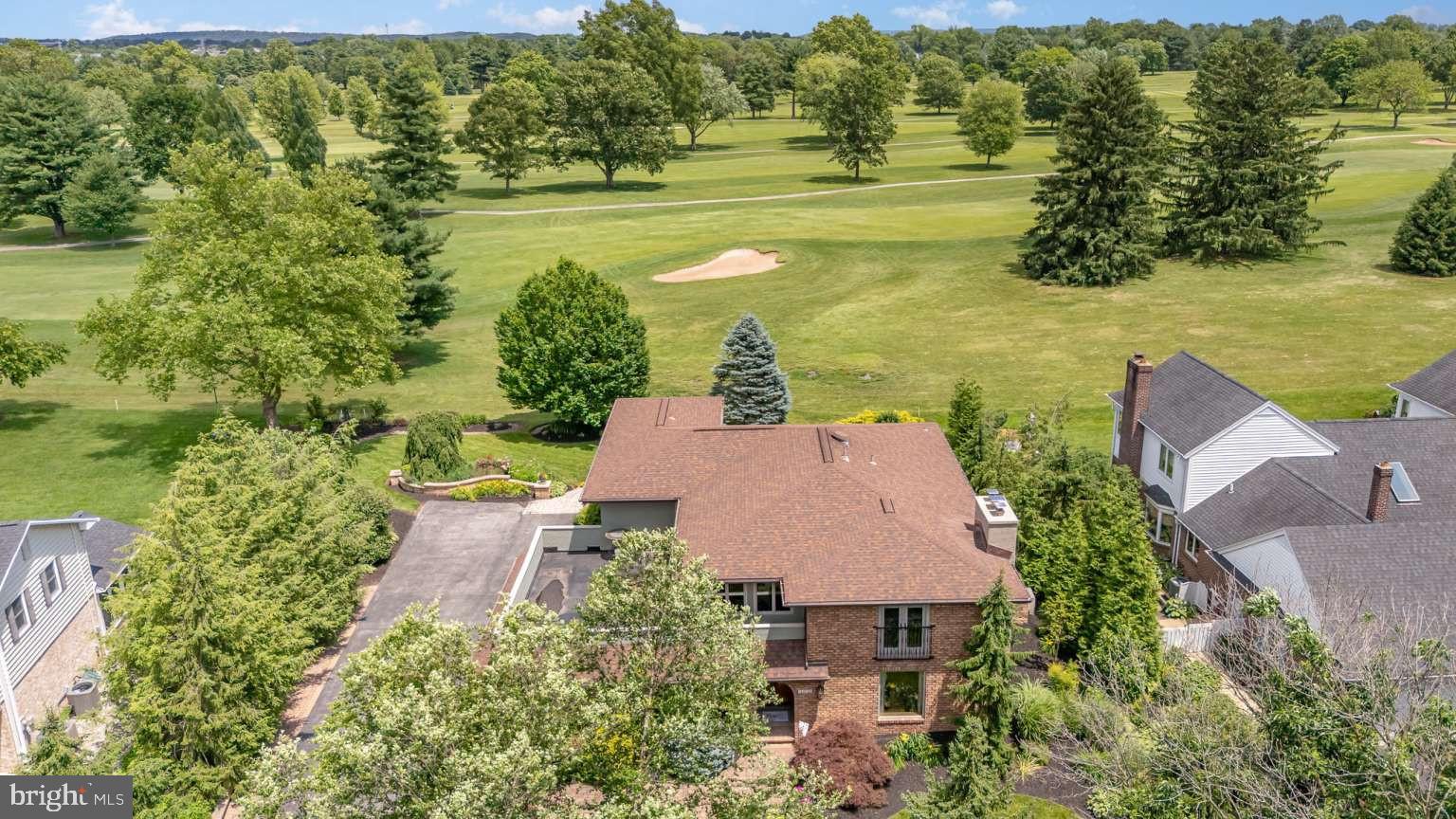 COUNTRY CLUB ESTATES - Residential