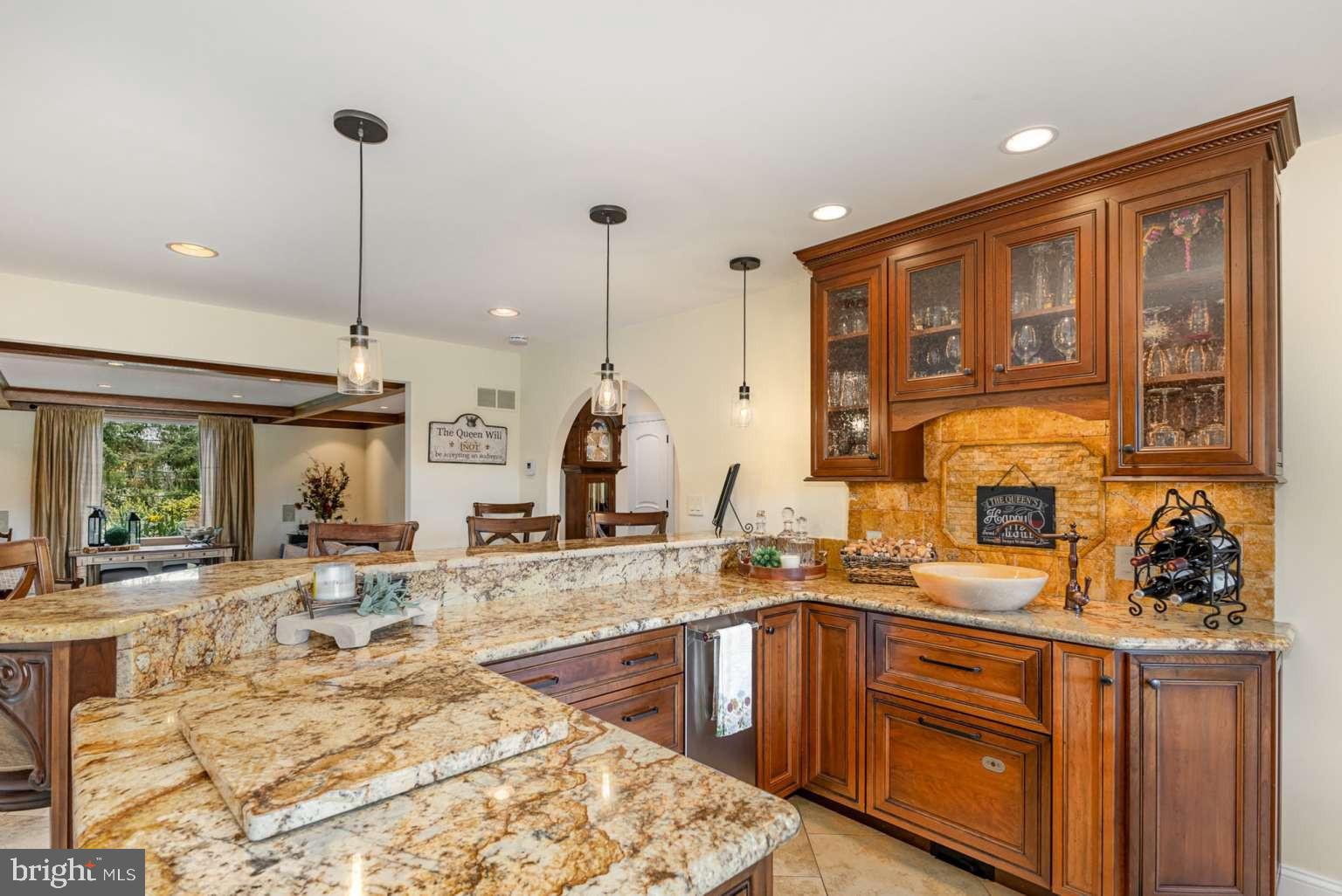 COUNTRY CLUB ESTATES - Residential