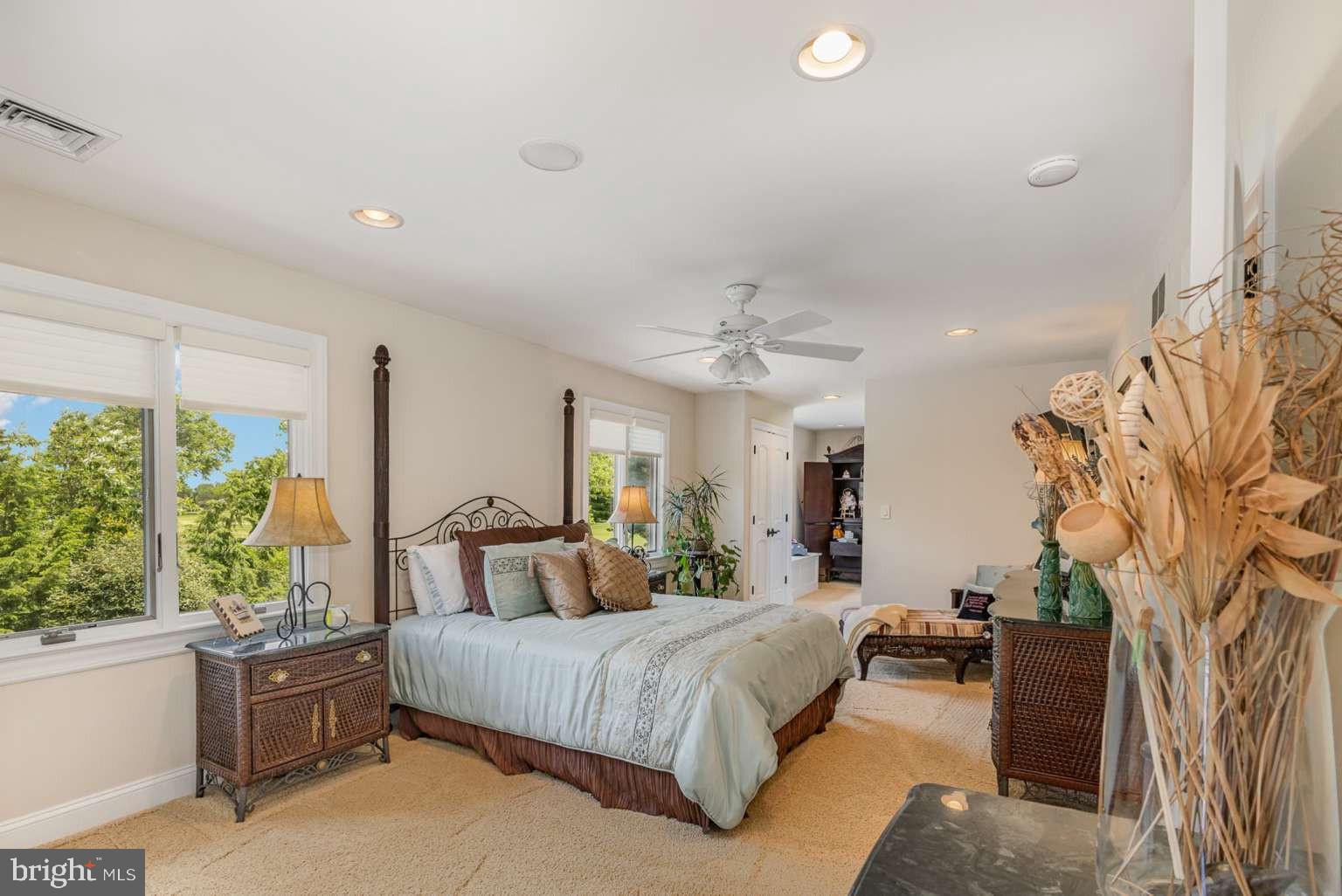 COUNTRY CLUB ESTATES - Residential