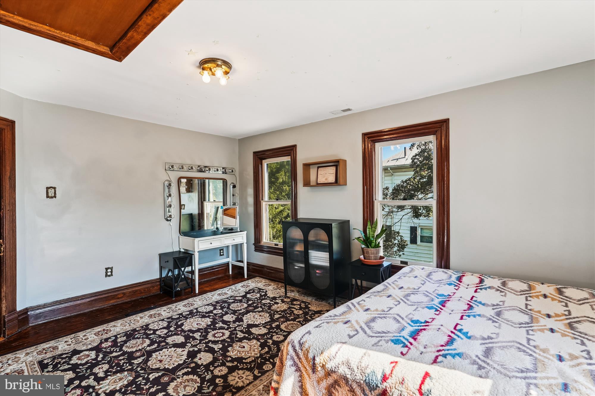 TOWN OF LOVETTSVILLE - Residential