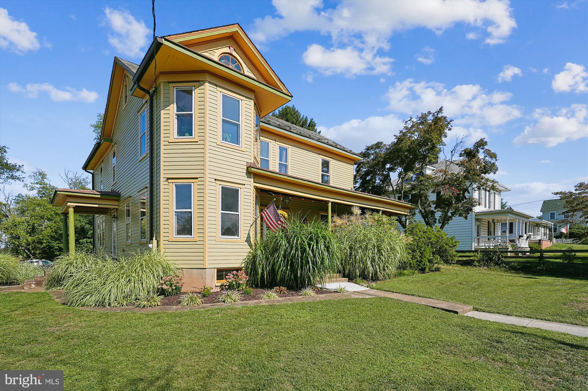 TOWN OF LOVETTSVILLE - Residential