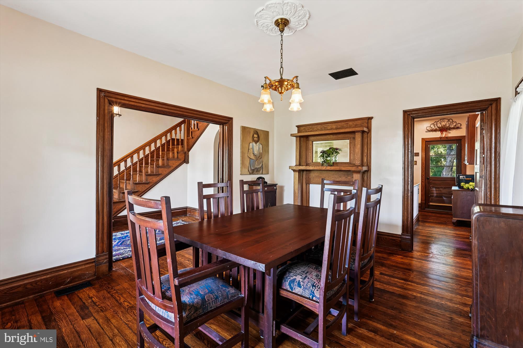 TOWN OF LOVETTSVILLE - Residential