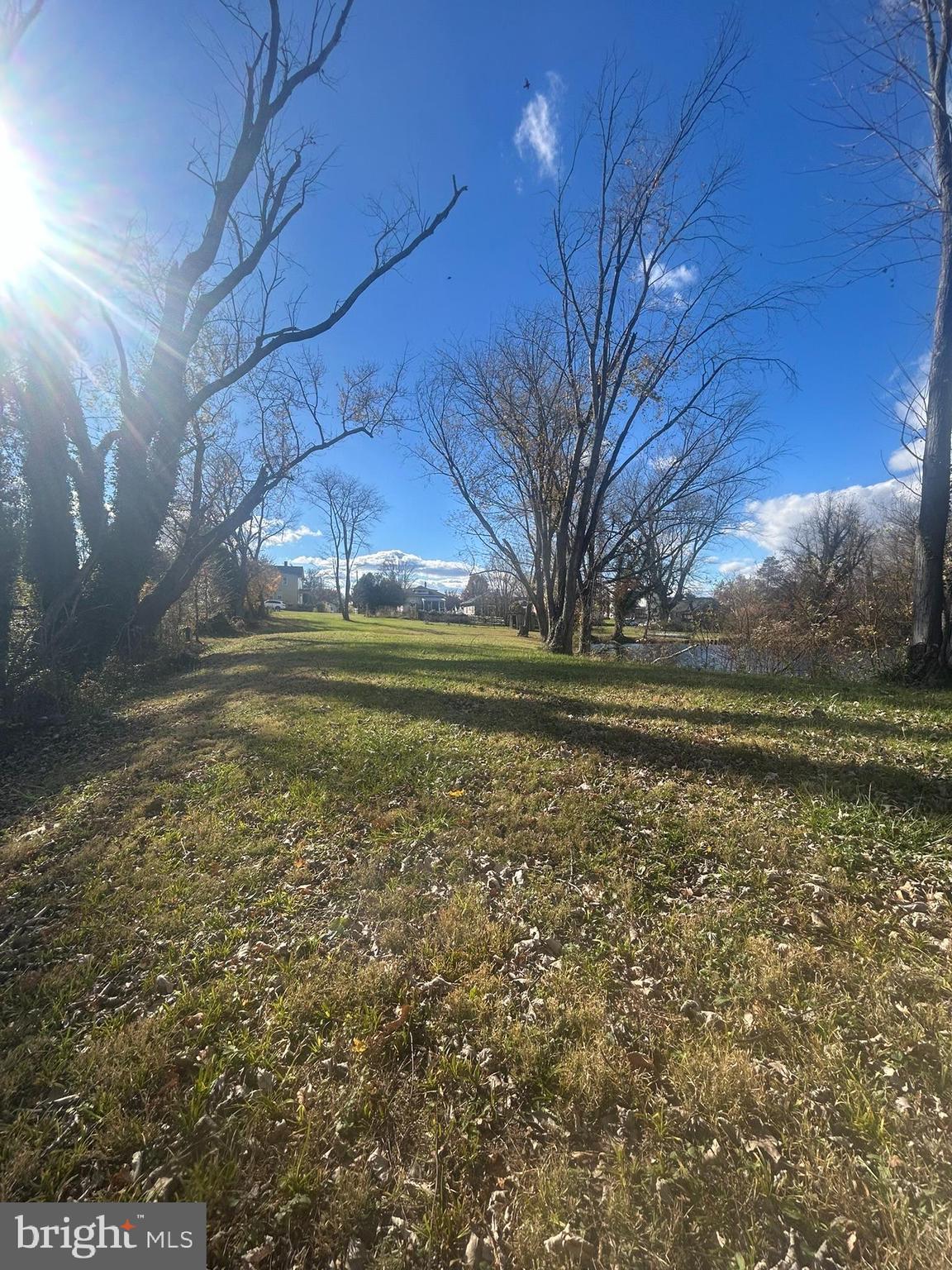 TOWN OF LOVETTSVILLE - Residential