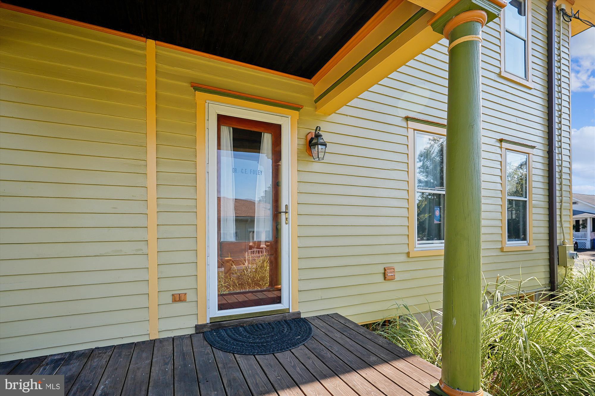 TOWN OF LOVETTSVILLE - Residential