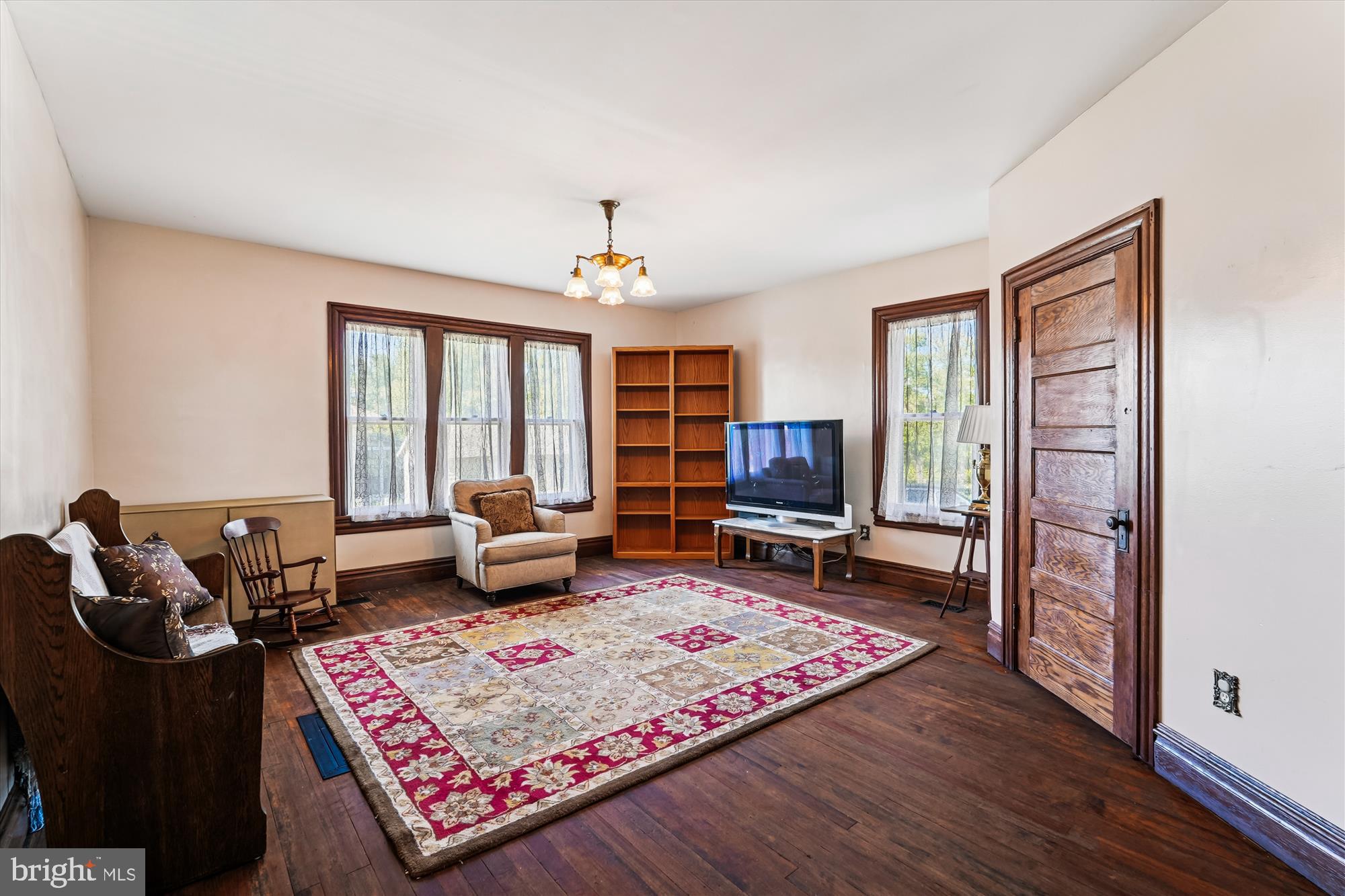 TOWN OF LOVETTSVILLE - Residential