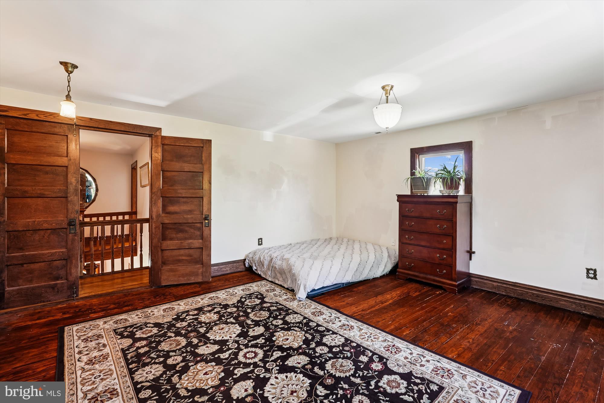 TOWN OF LOVETTSVILLE - Residential