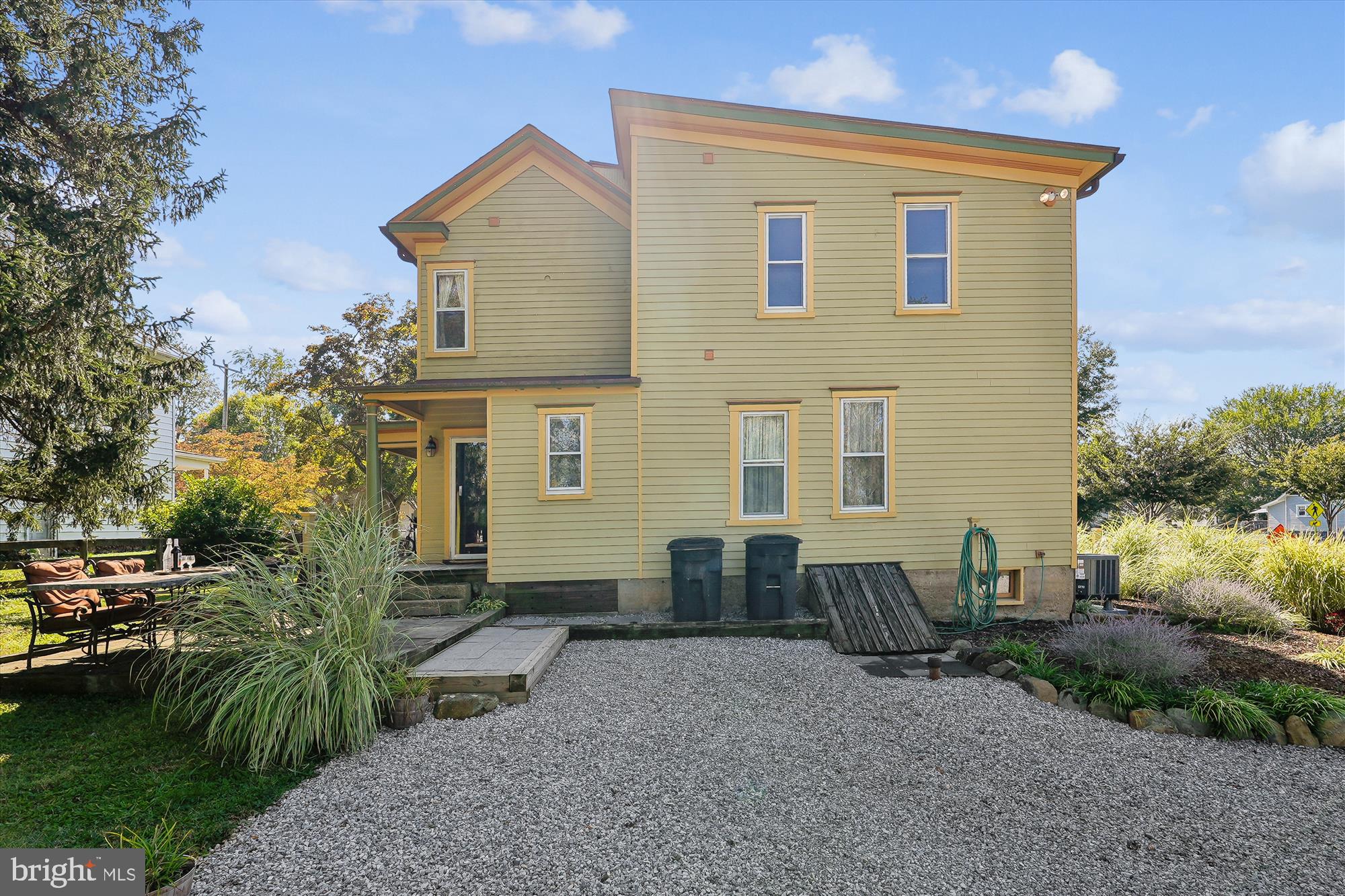 TOWN OF LOVETTSVILLE - Residential