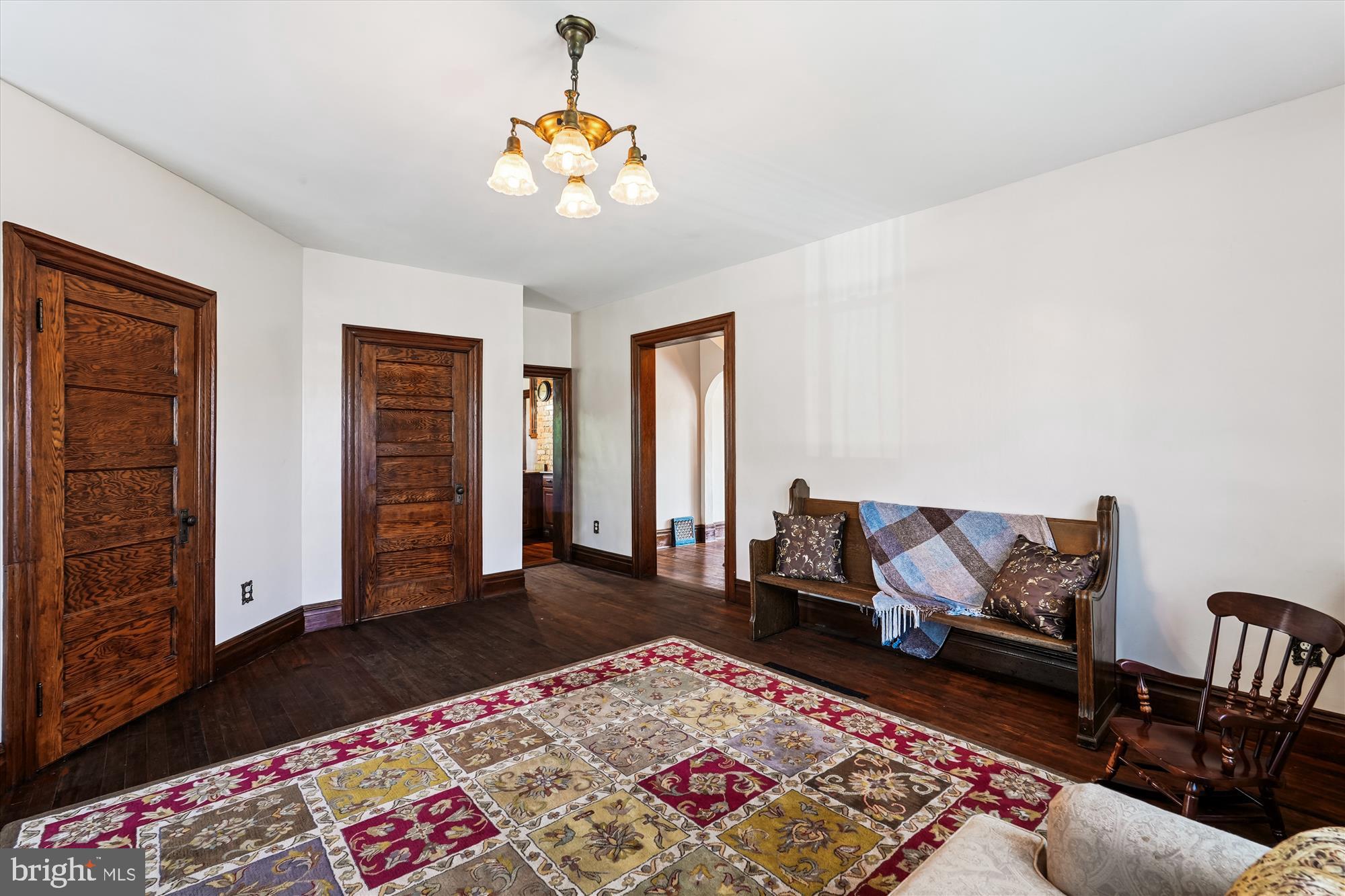 TOWN OF LOVETTSVILLE - Residential