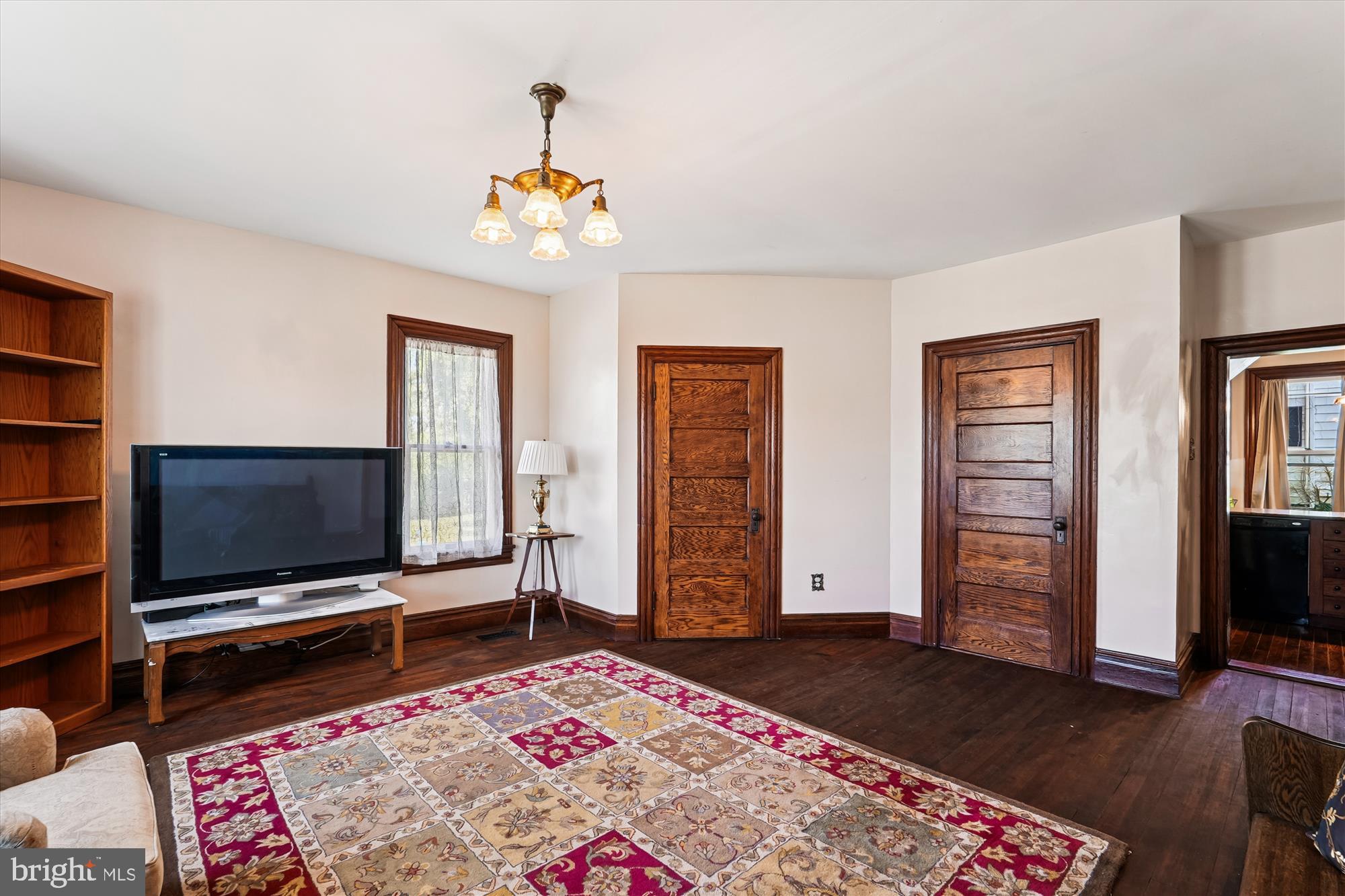 TOWN OF LOVETTSVILLE - Residential