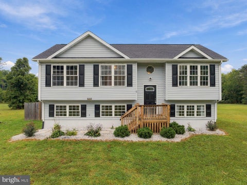 Homes For Sale - 9 Blossom Terrace<br/> BERKELEY SPRINGS, WV 25411