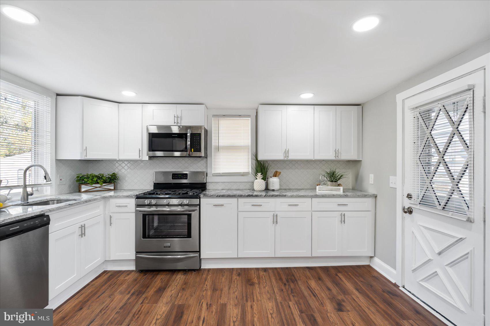 ELMWOOD - Residential