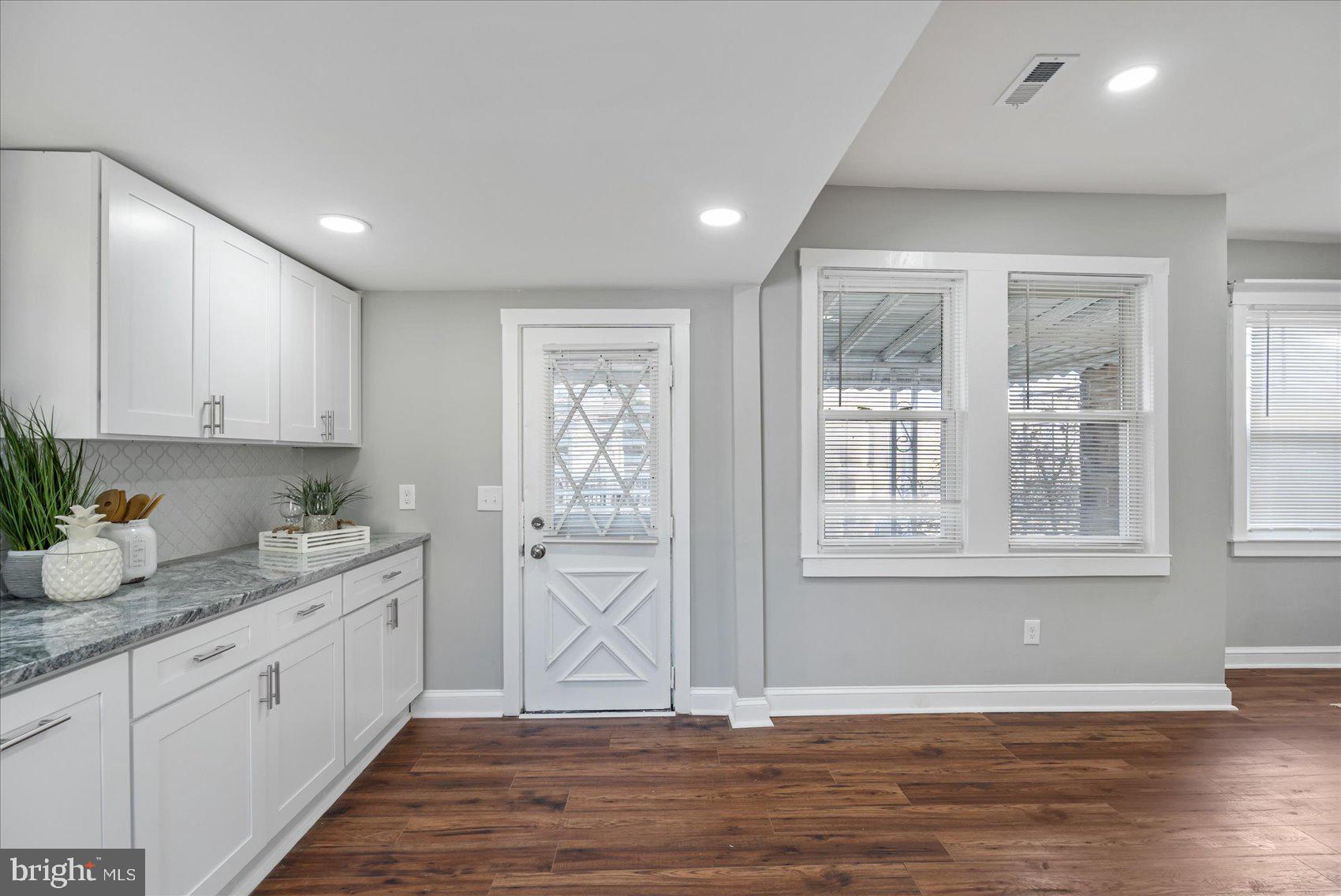 ELMWOOD - Residential