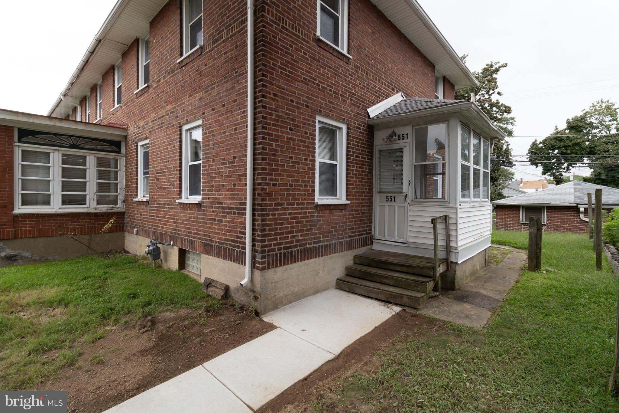 551 JANSEN AVENUE