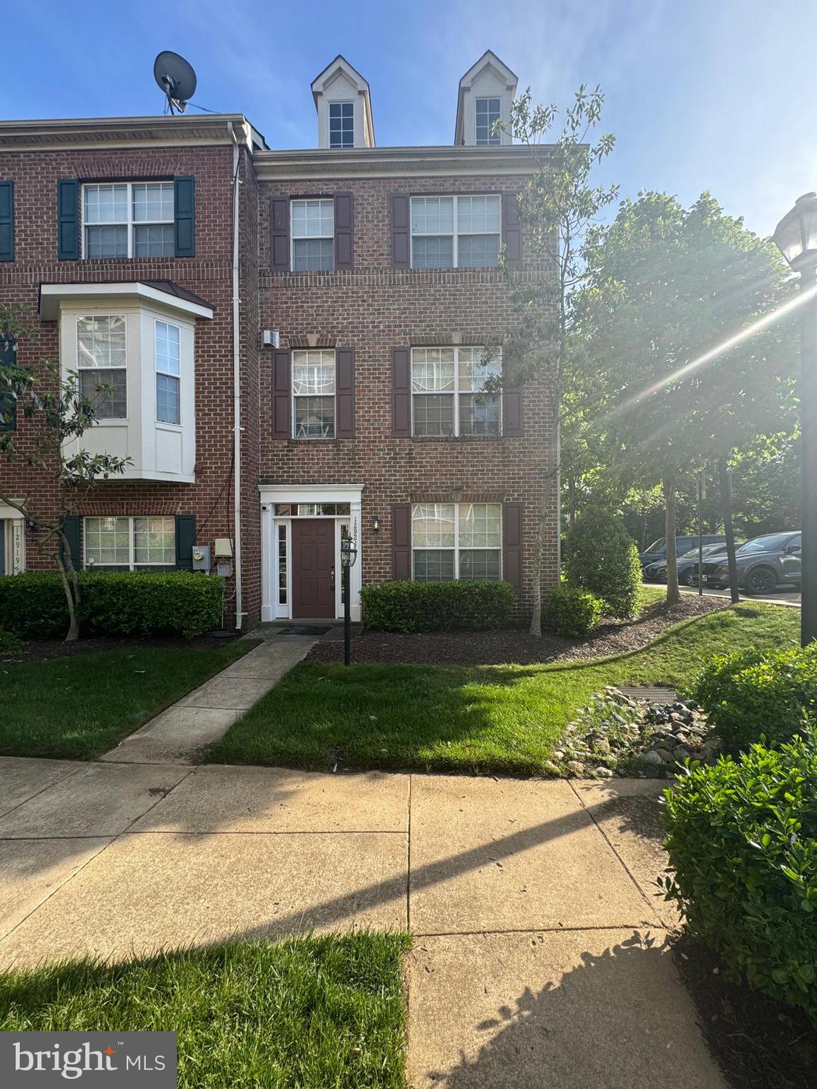 LARGE TOWNHOUSE MODEL AVAILABLE IN THE FAIRWOOD COMMUNITY. REFRESHED WITH NEW CARPET, NEW TILE, NEW FRIDGE, AND FRESH PAINT. ONE OF THE LARGEST MODEL IN THE COMMUNITY. 2 CAR DETACHED GARAGE IN THE BACK OF THE HOUSE! WALK TO THE GROCERY STORES, CONVENIENCE STORES, AND RESTRUANTS. COMMUNITY HAS LARGE SWIMMING POOL & COMMUNITY CENTER! VERY CONVENIENT LOCATION WITH EASY ACCESS TO 450, 704, 50, 495, & 295. MUST SEE PICTURES! WILL NOT LAST LONG!