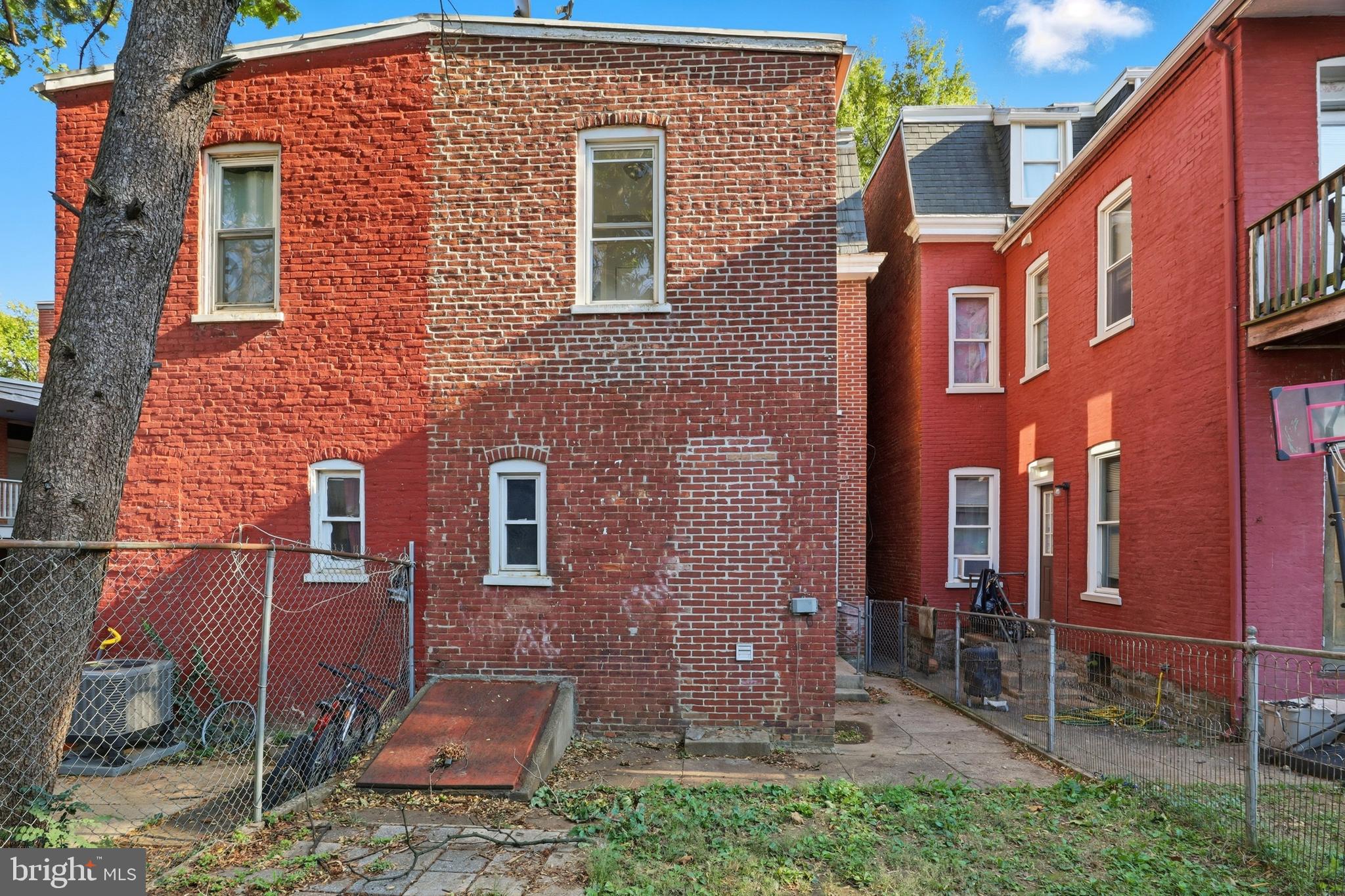 LANCASTER - Residential